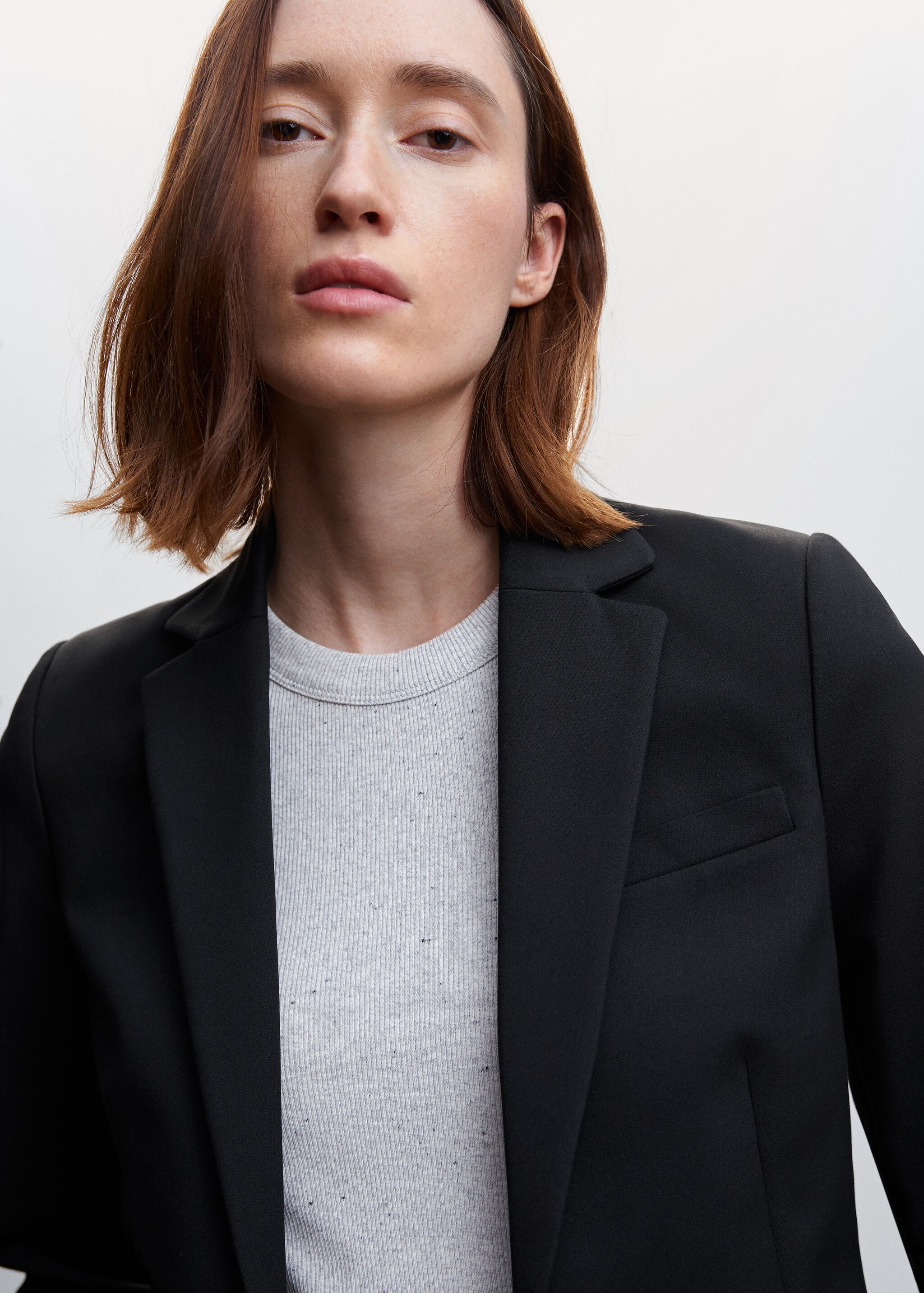 Fitted suit jacket with pocket  - Details of the article 1