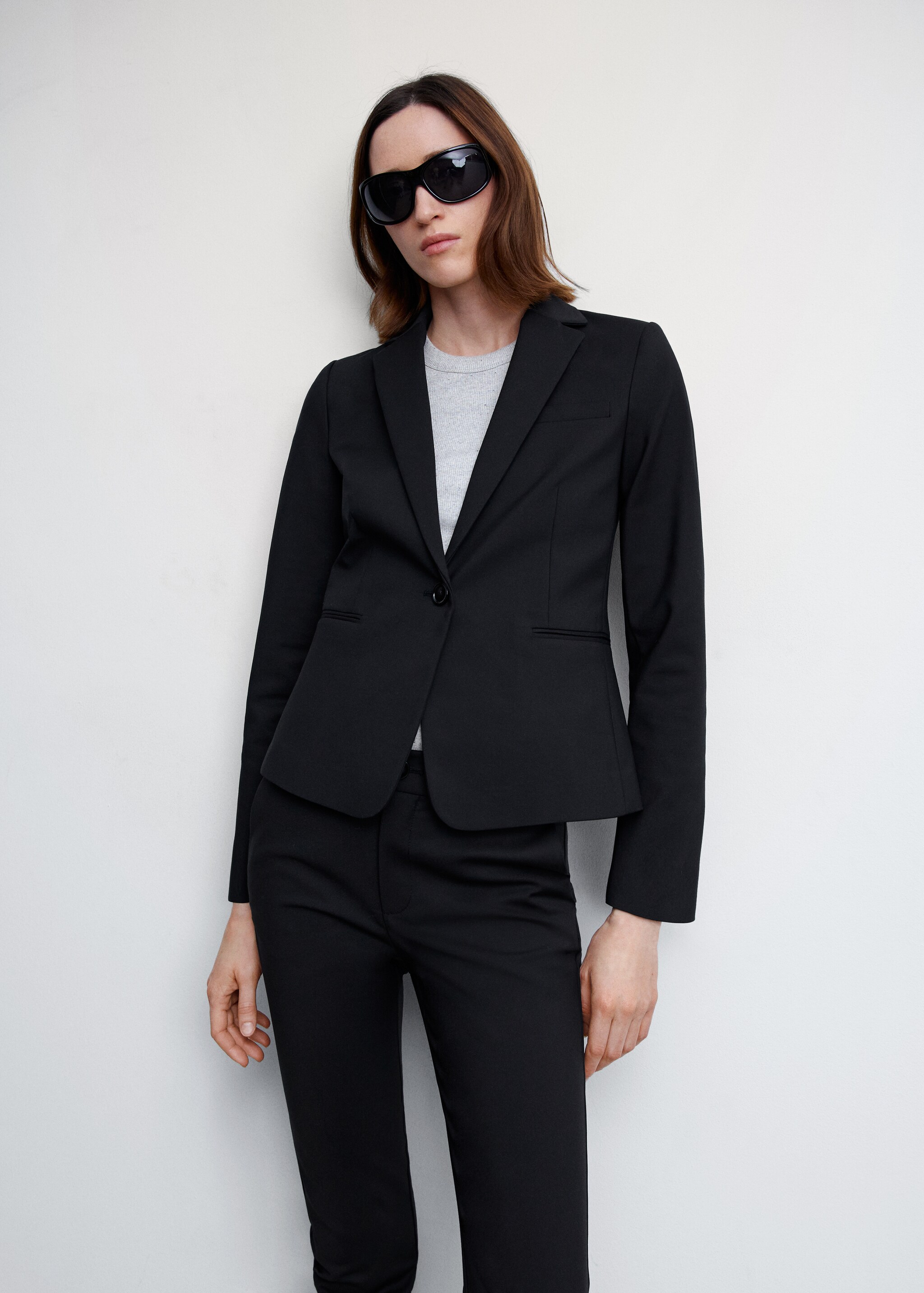 Fitted suit jacket with pocket  - Details of the article 2