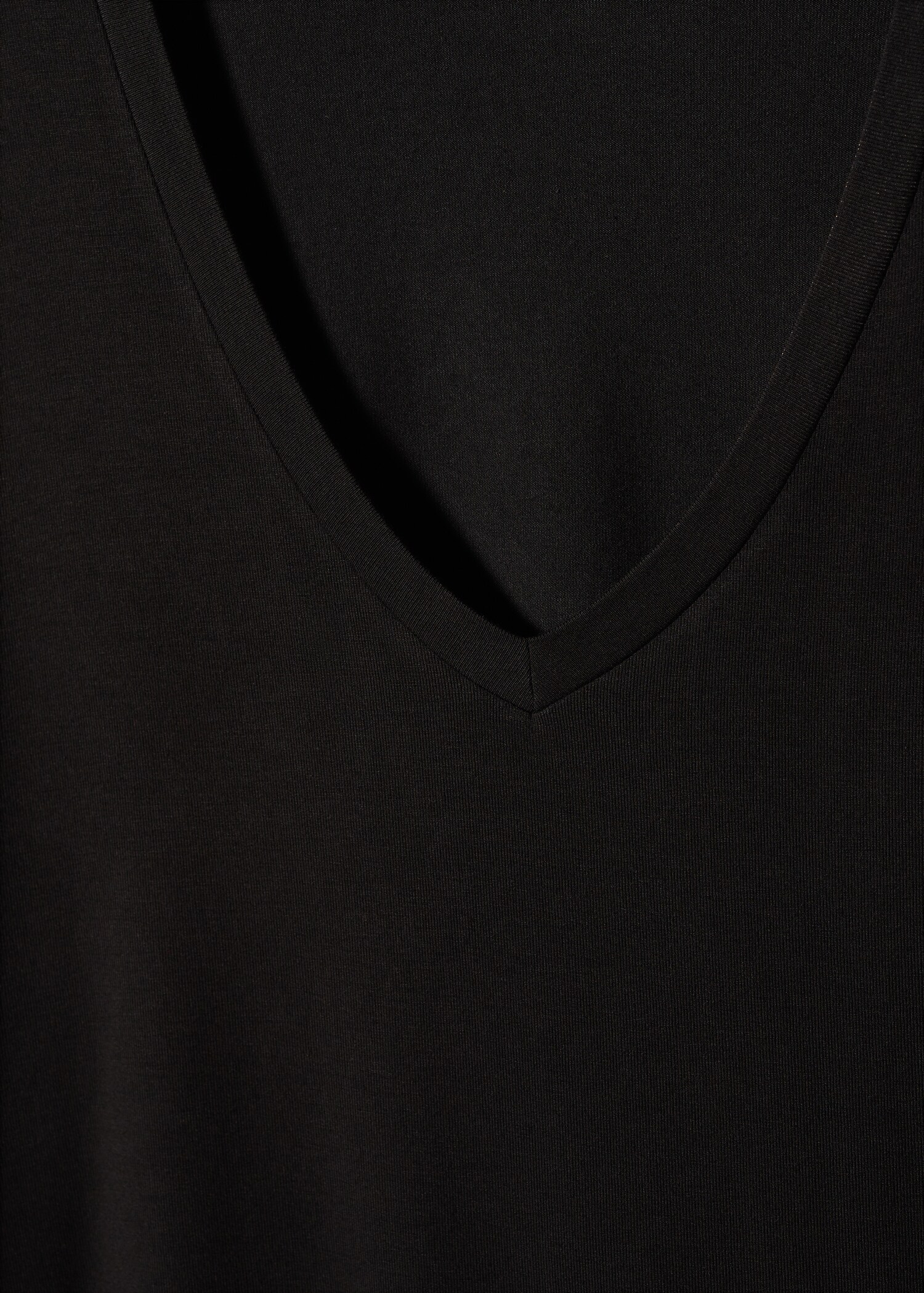 V-neck flowy t-shirt - Details of the article 8