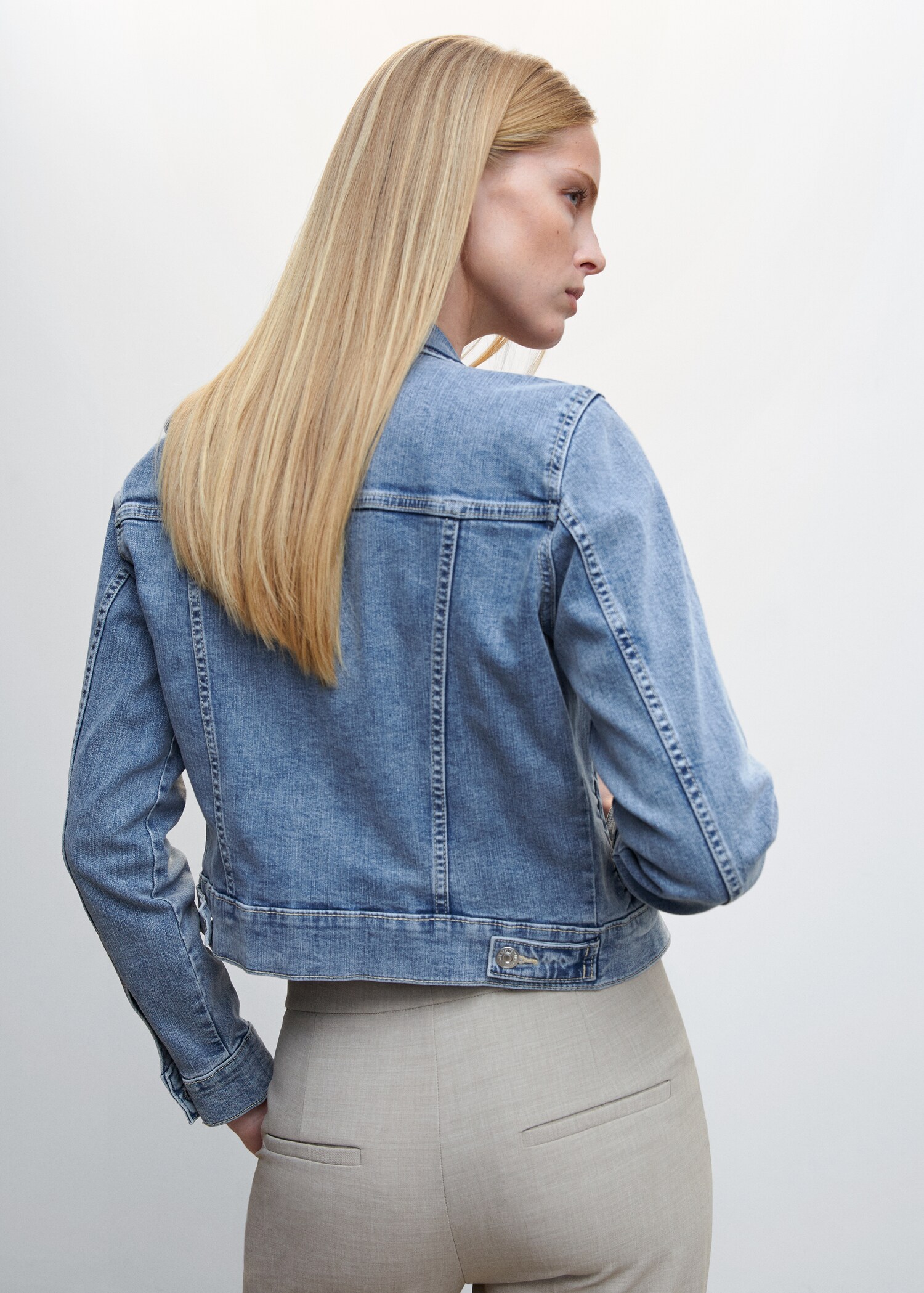 Pocketed denim jacket - Reverse of the article