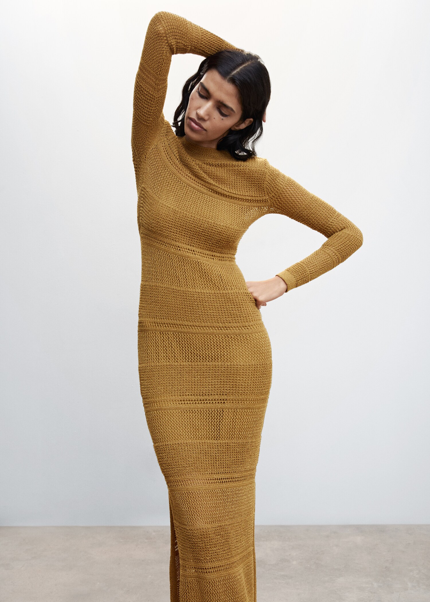Knitted dress with open back - Medium plane