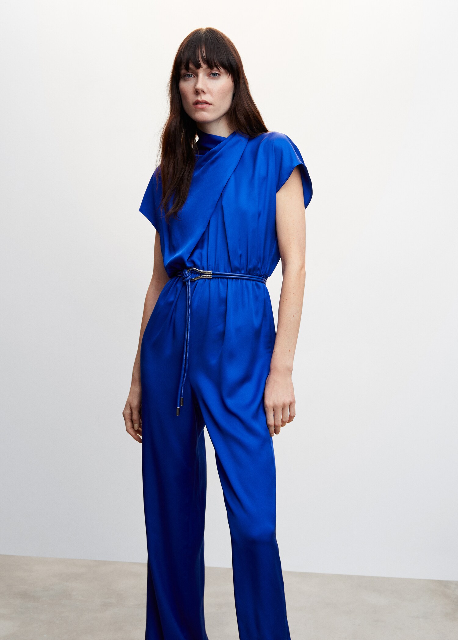 Satin jumpsuit with belt - Medium plane