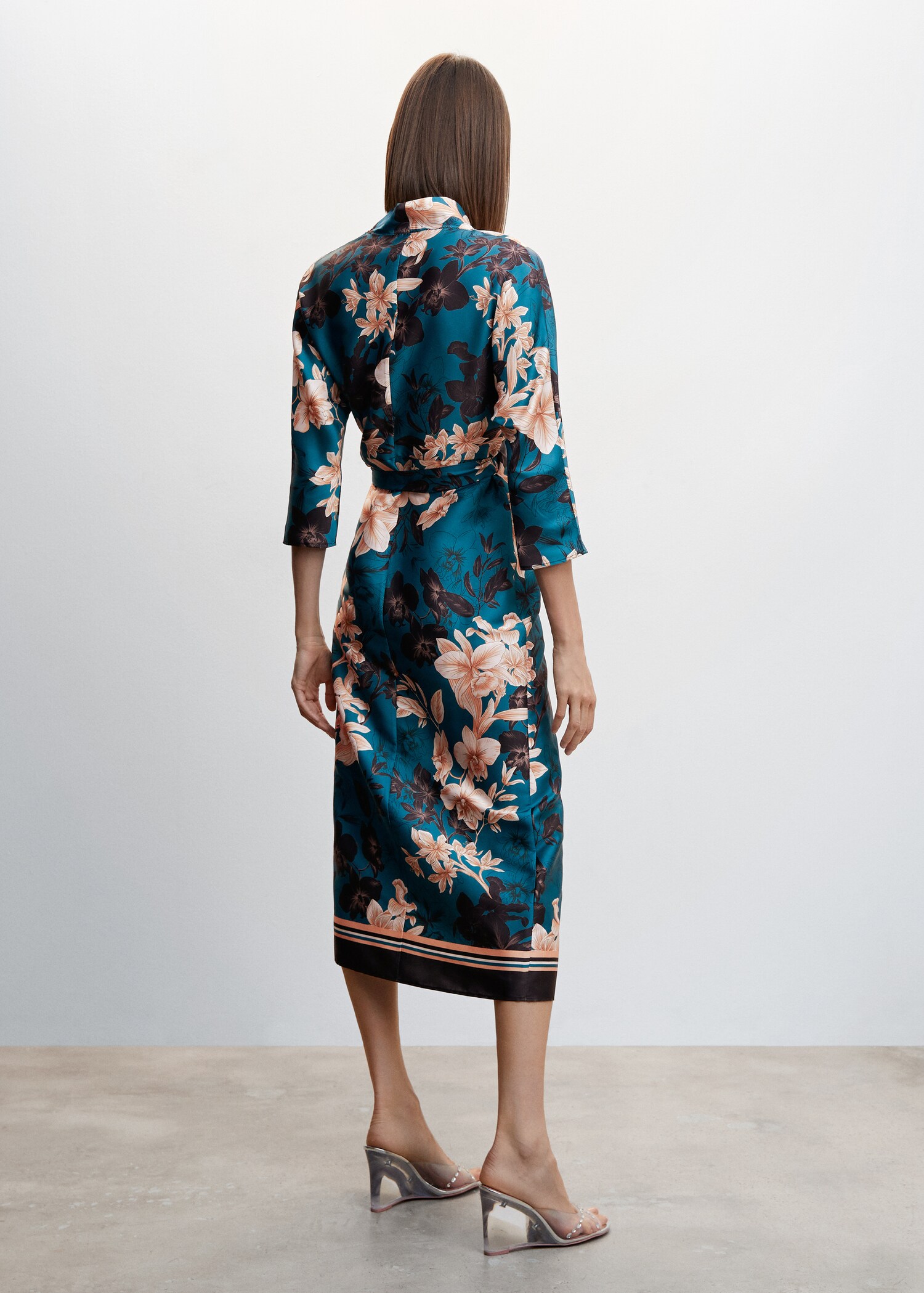 Kimono z kwiatowym wzorem - Tylna strona artykułu