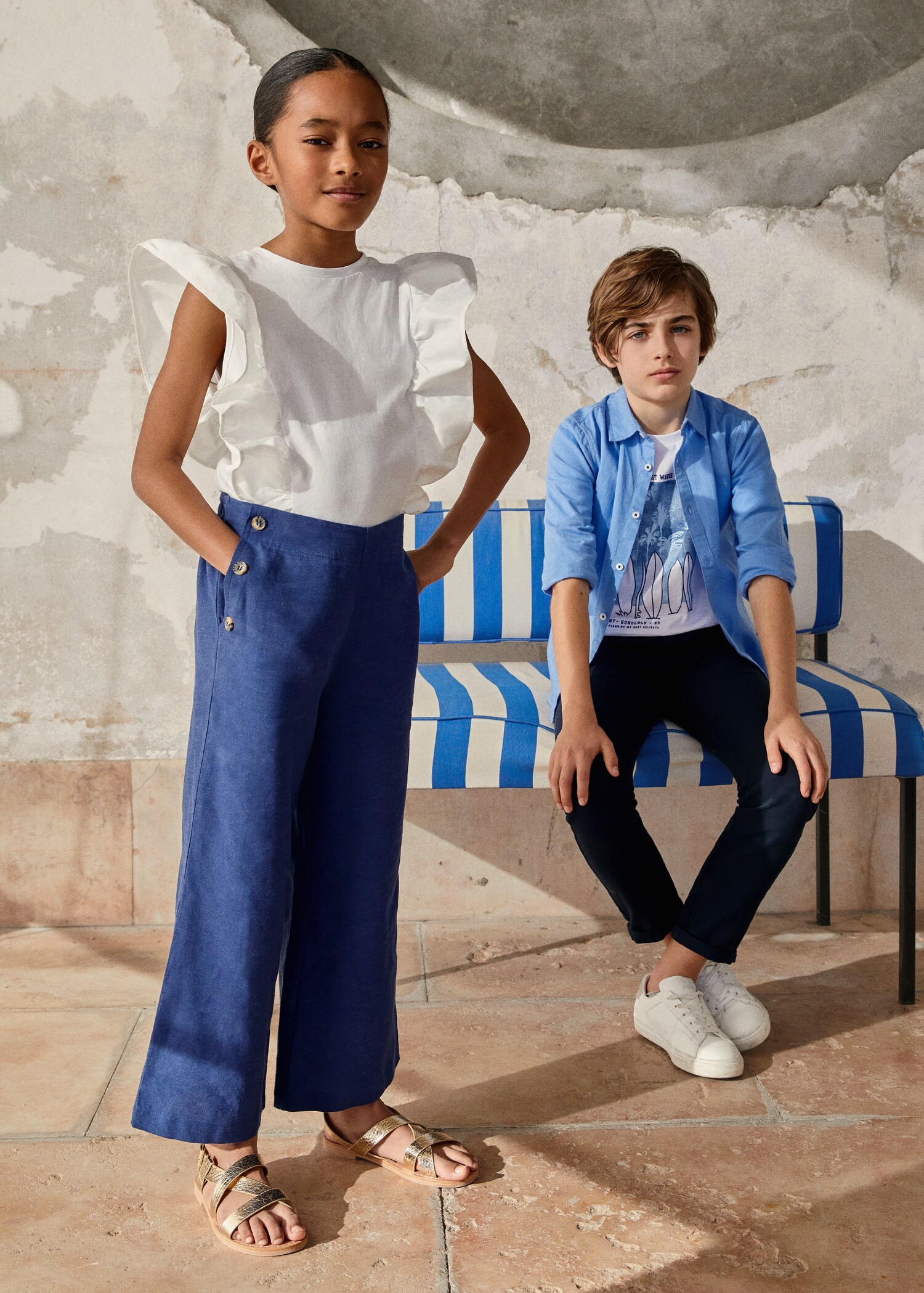 Buttoned trousers - Details of the article 6