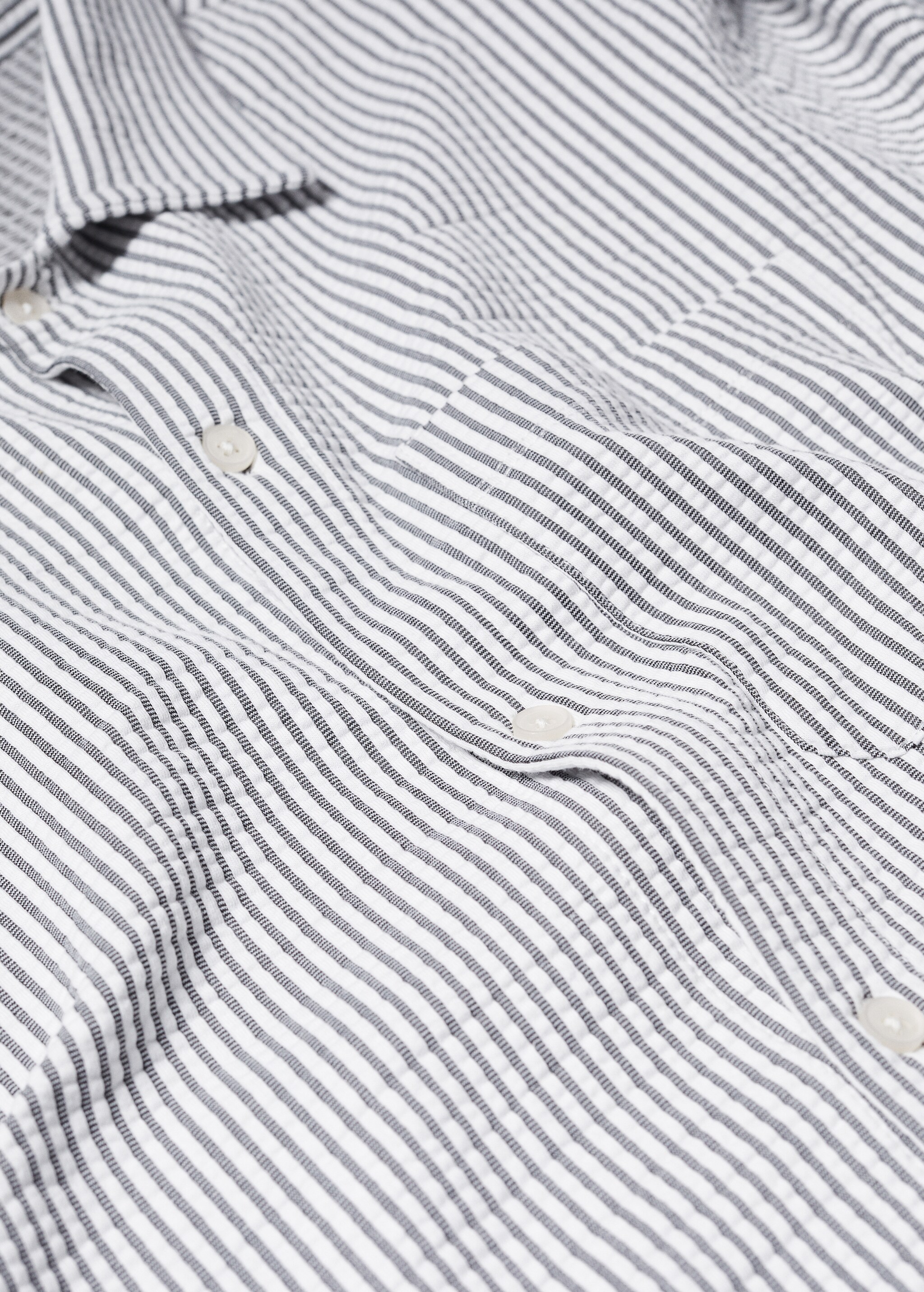 Nadelstreifen-Seersuckerhemd aus Baumwolle - Detail des Artikels 8