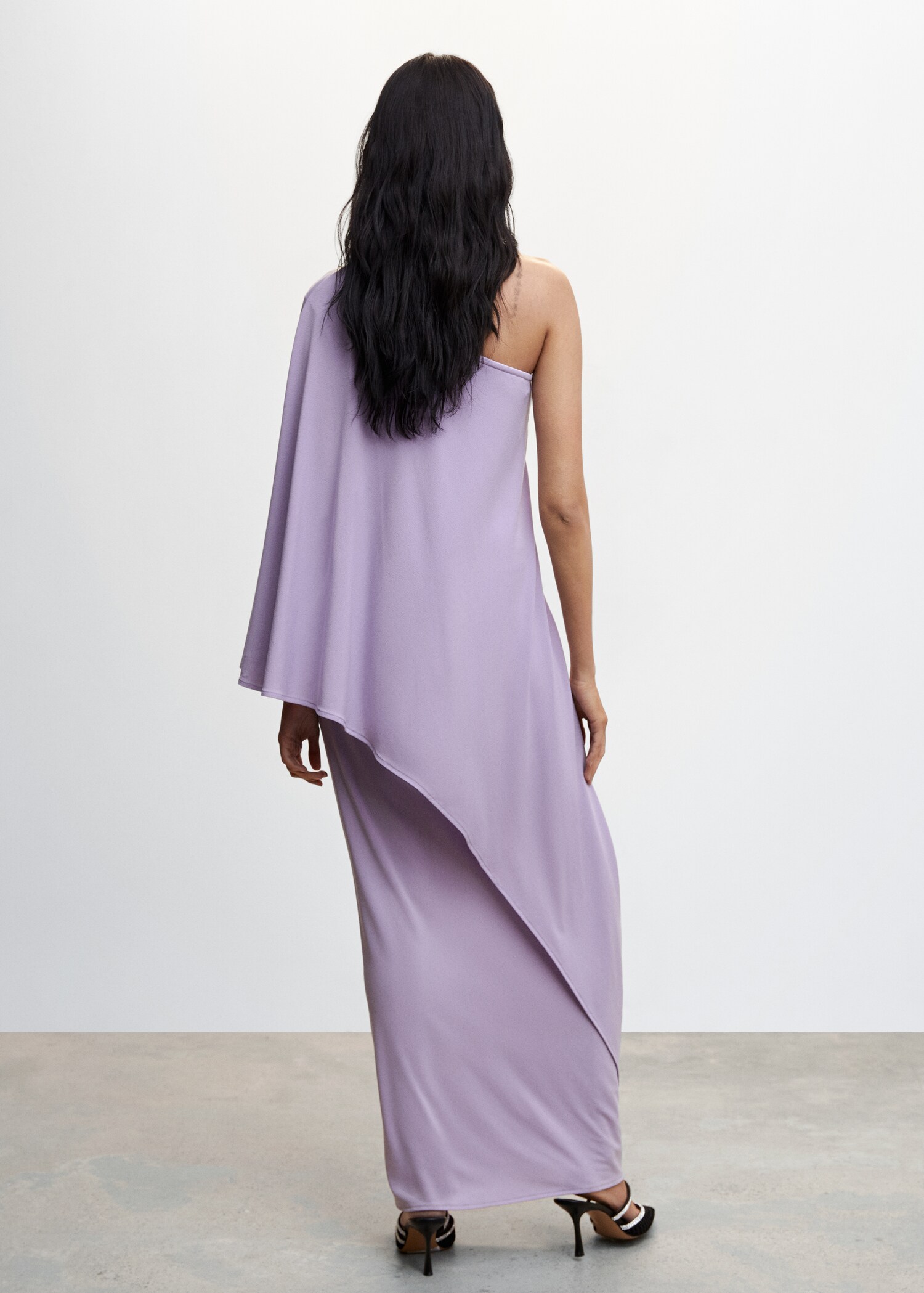 Vestido manga asimétrica - Reverso del artículo