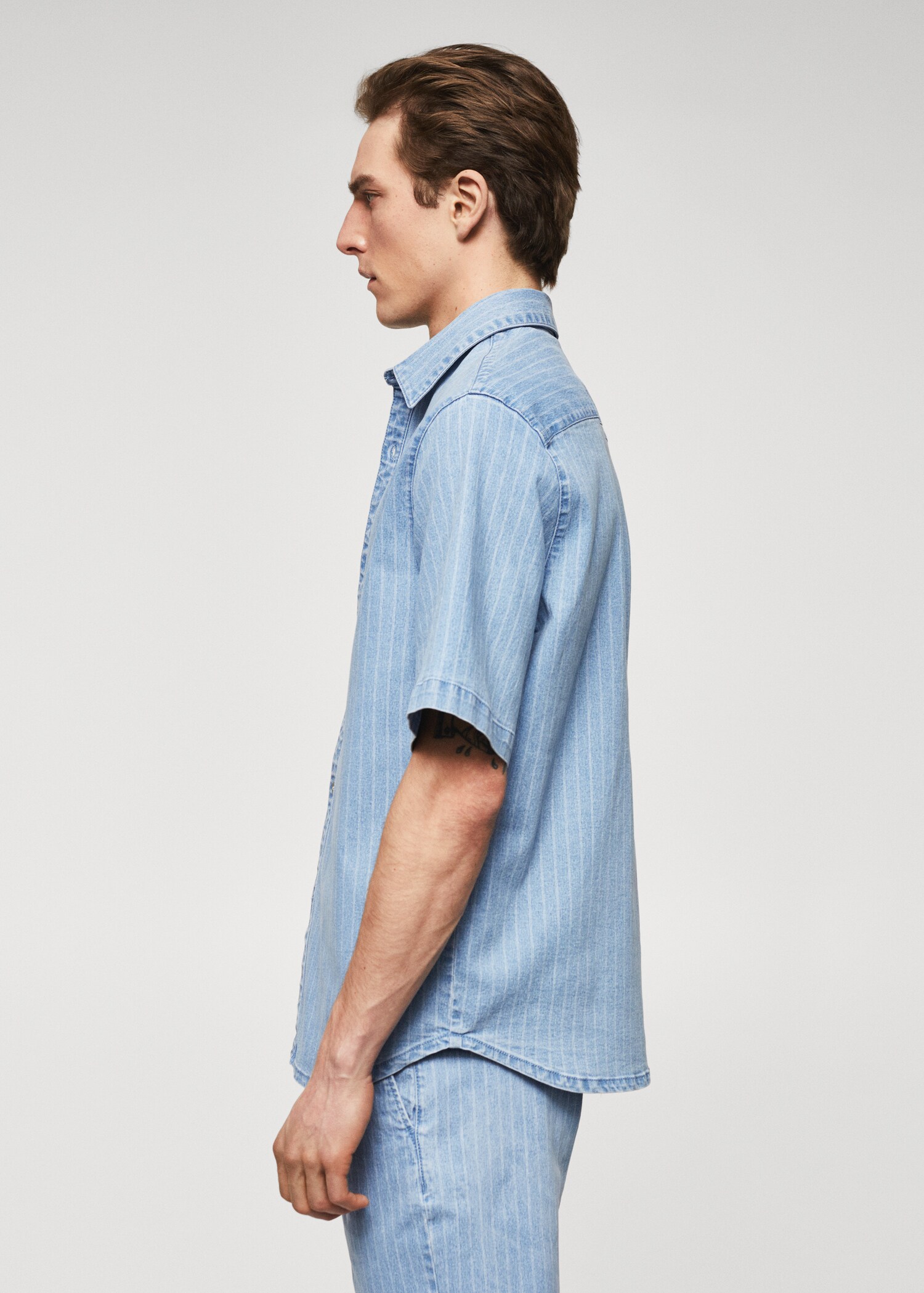 Short sleeve striped shirt - Details of the article 1