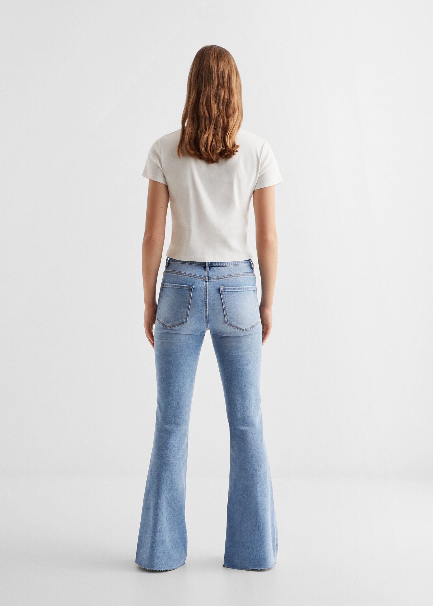 Culotte-Jeans mit Schlitzen - Rückseite des Artikels
