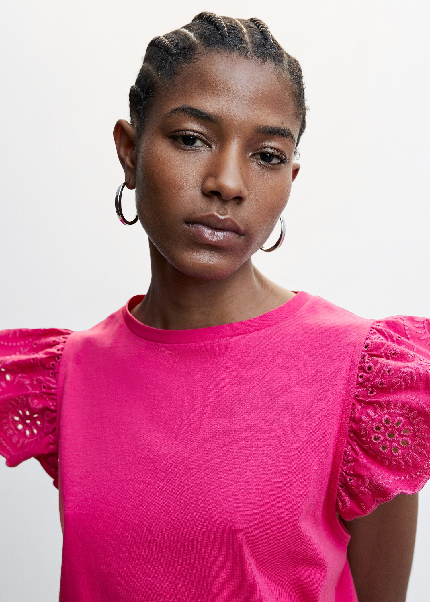 Embroidered sleeve T-shirt - Details of the article 1