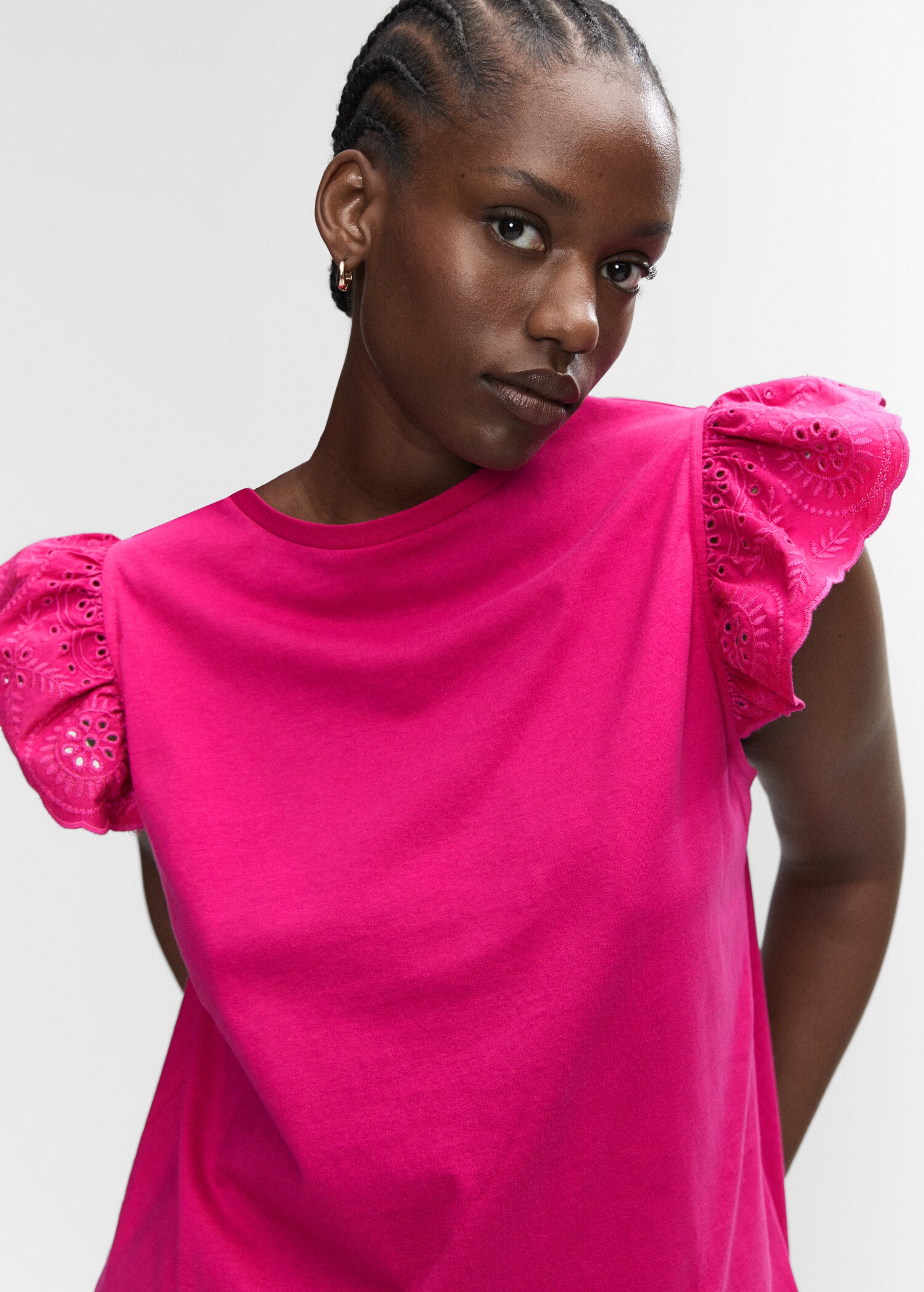 Embroidered sleeve T-shirt - Details of the article 4