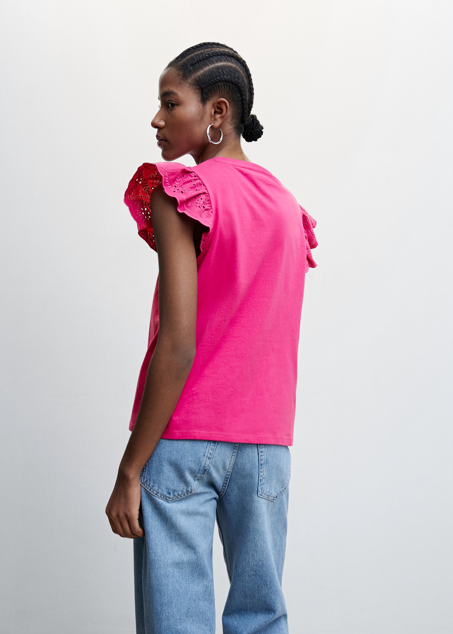 Embroidered sleeve T-shirt - Reverse of the article