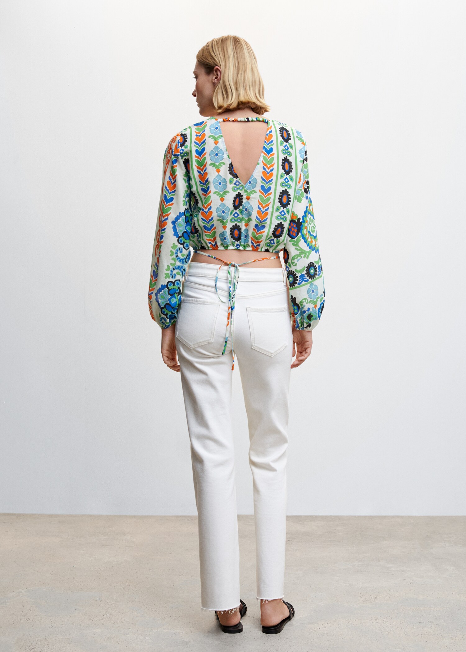 Printed puff sleeve blouse - Reverse of the article