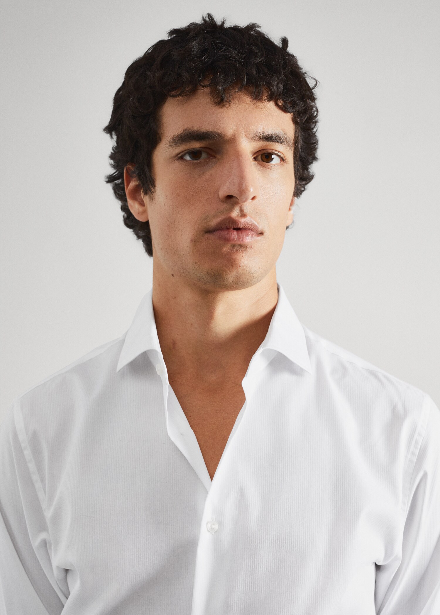 Regular-fit suit shirt with cufflinks - Details of the article 6