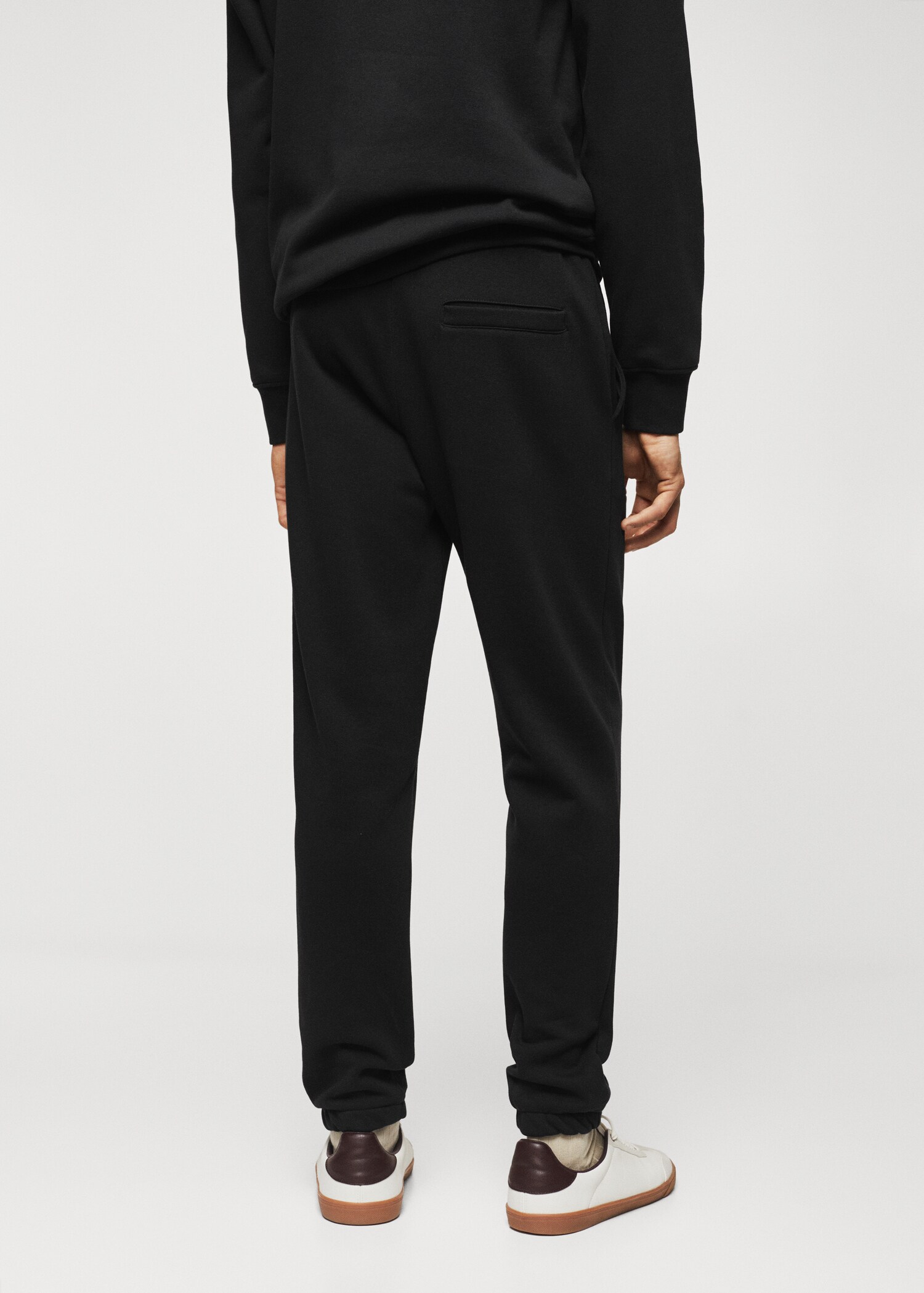 Sustainable cotton jogger pants - Reverse of the article