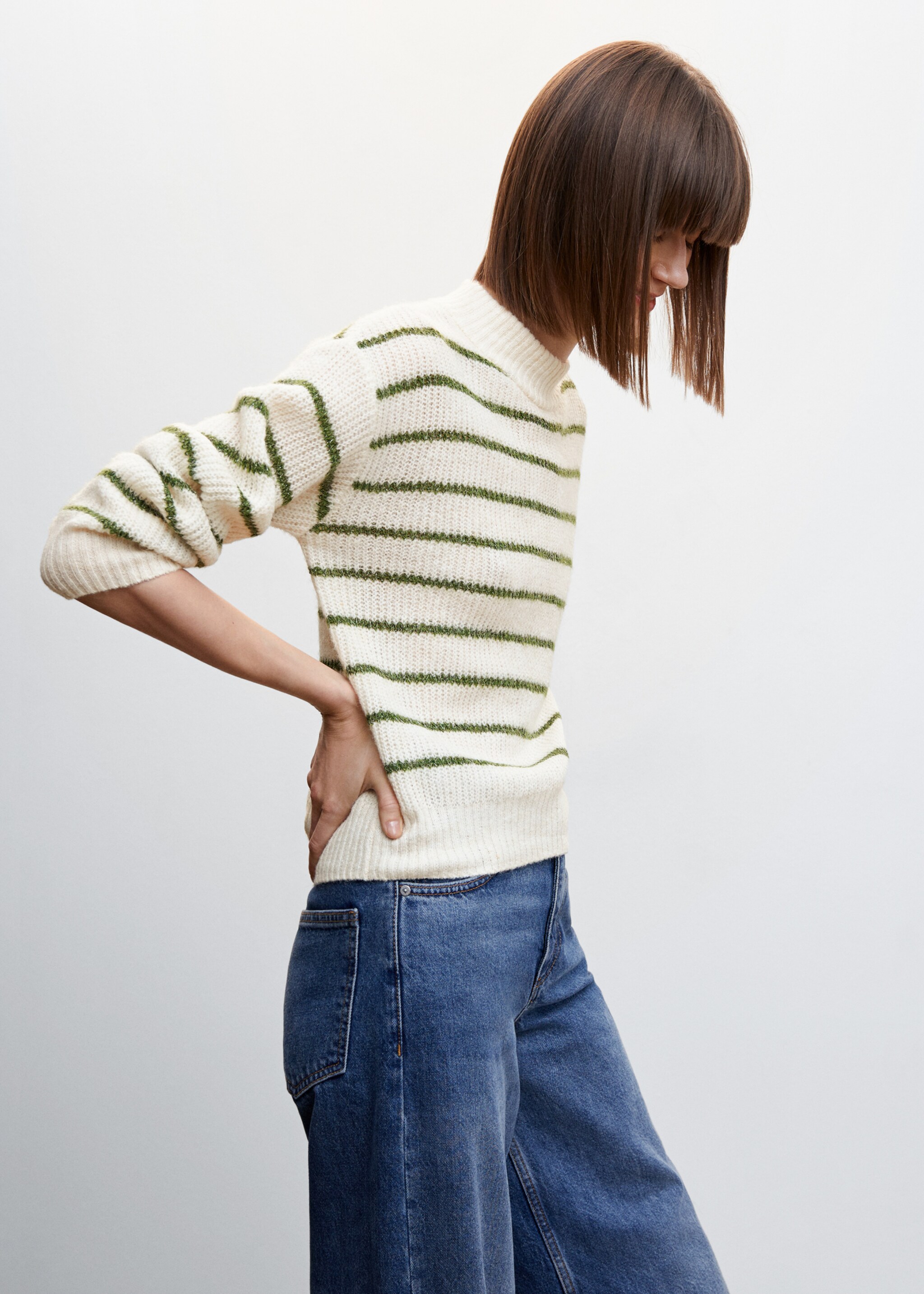 Gestreifter Pullover aus Lurexgewebe - Mittlere Ansicht, Khaki. Ref: 47091264-00.