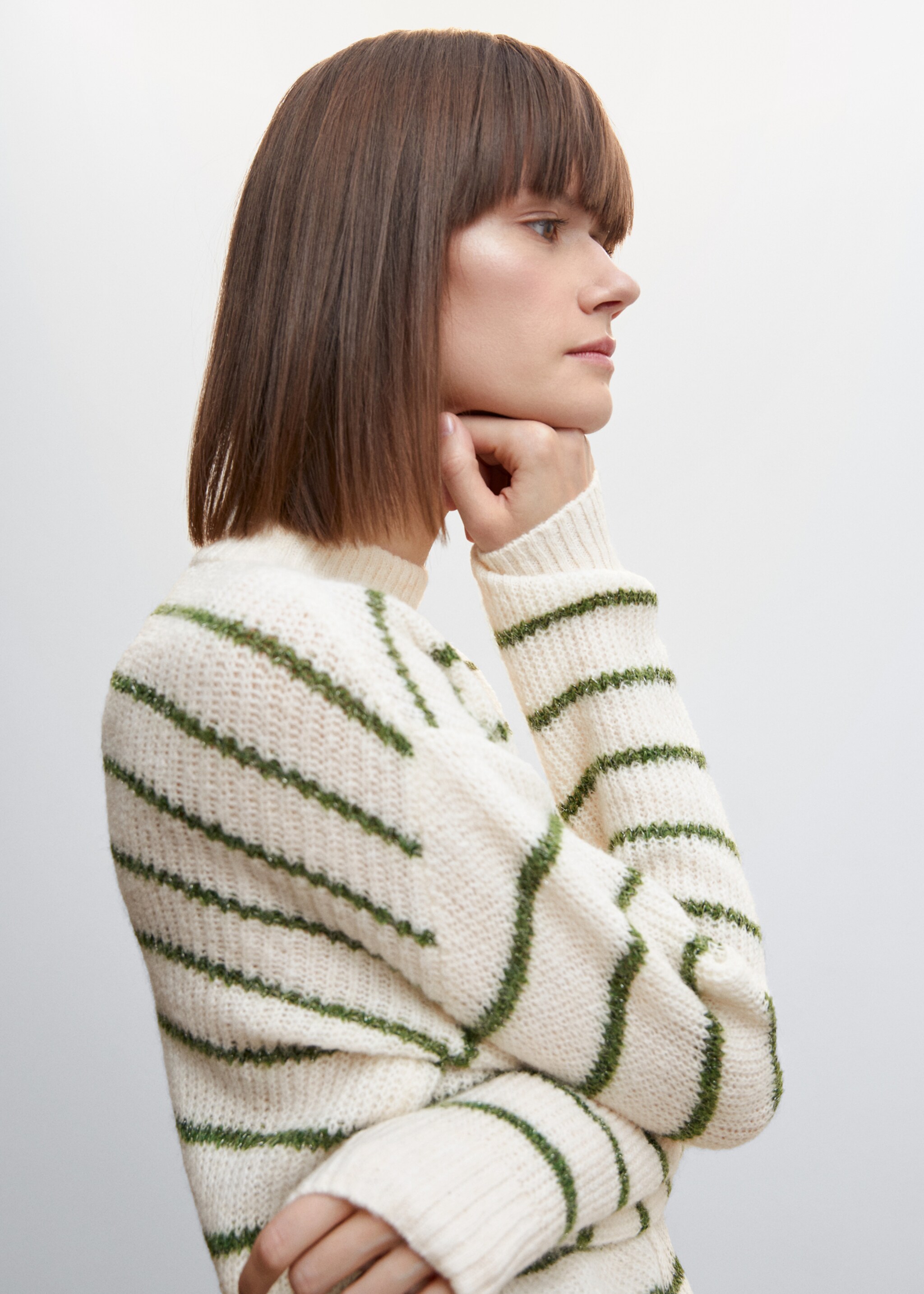 Gestreifter Pullover aus Lurexgewebe - Detail des Artikels 1, Khaki. Ref: 47091264-00.