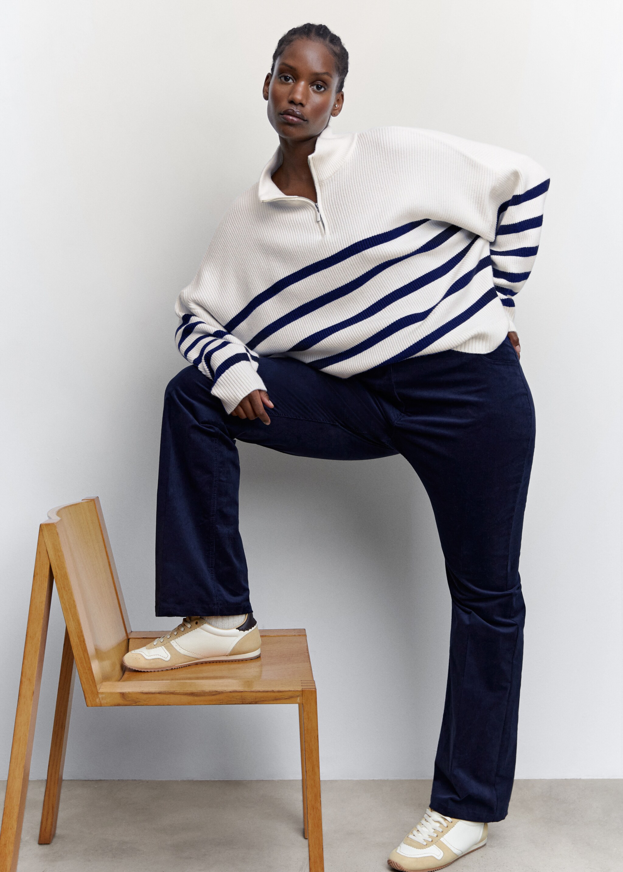 Striped sweater with zip - Details of the article 4