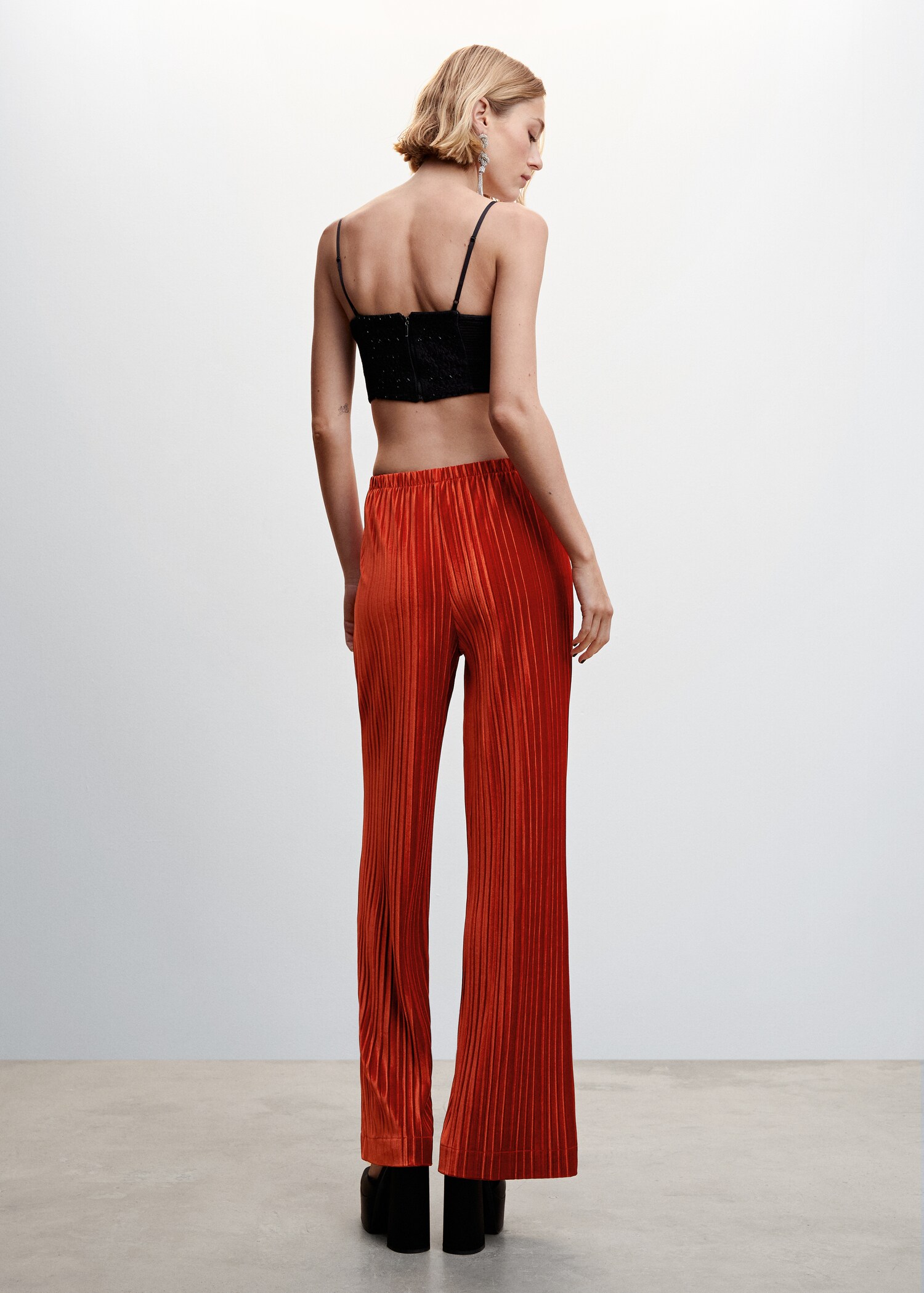 Pleated velvet trousers - Reverse of the article