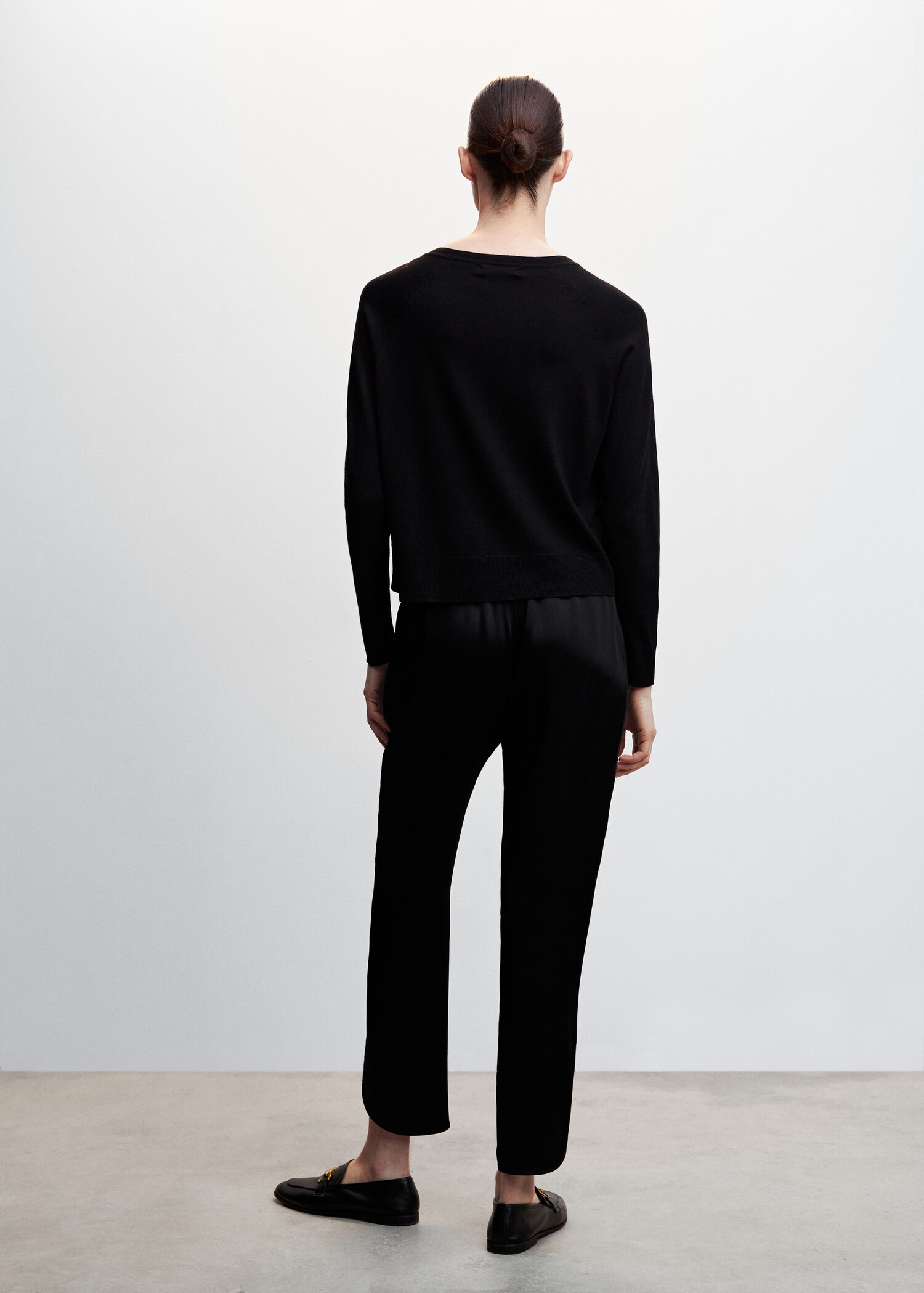 Satin pants with elastic waist - Reverse of the article