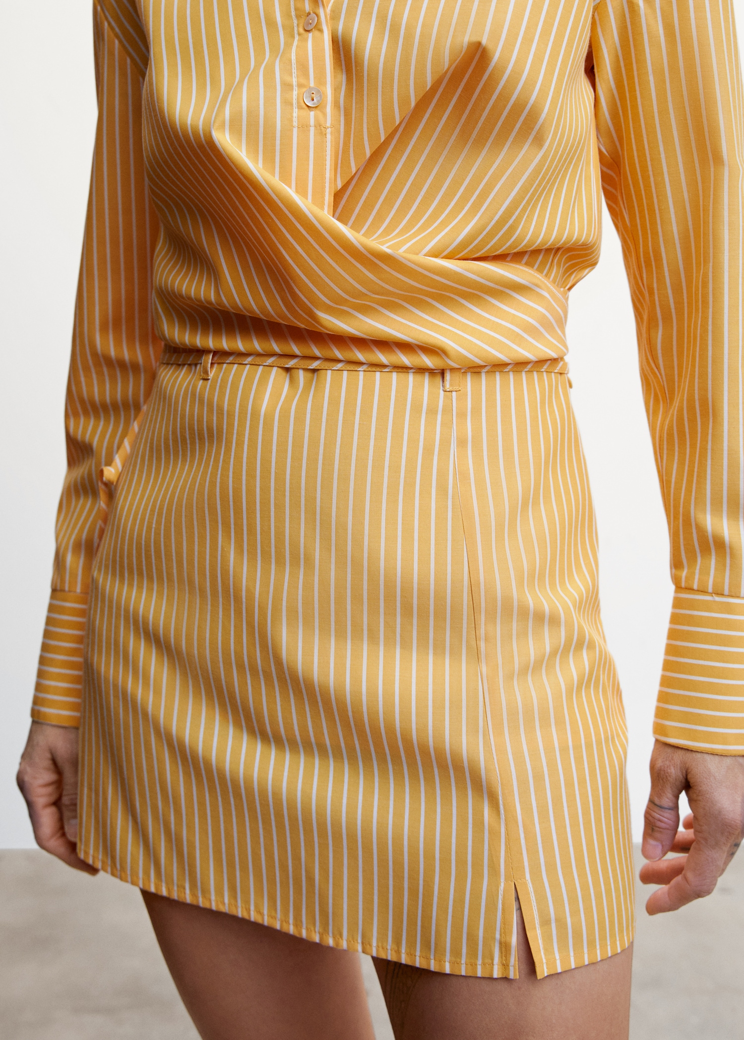 Striped short skirt - Details of the article 1