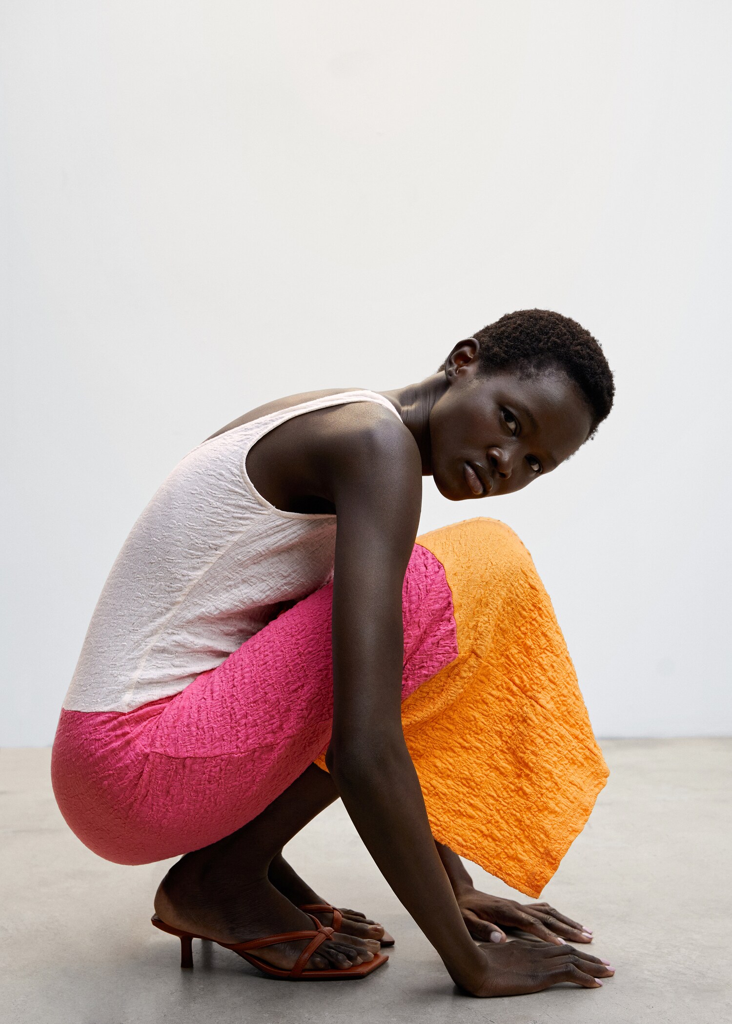 Textured knitted dress - Details of the article 6