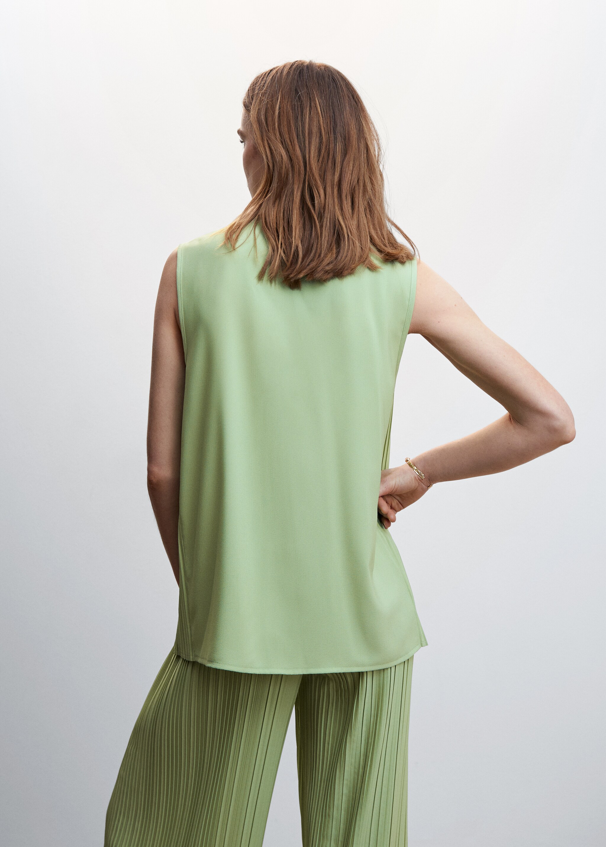 Pleated strap top - Reverse of the article