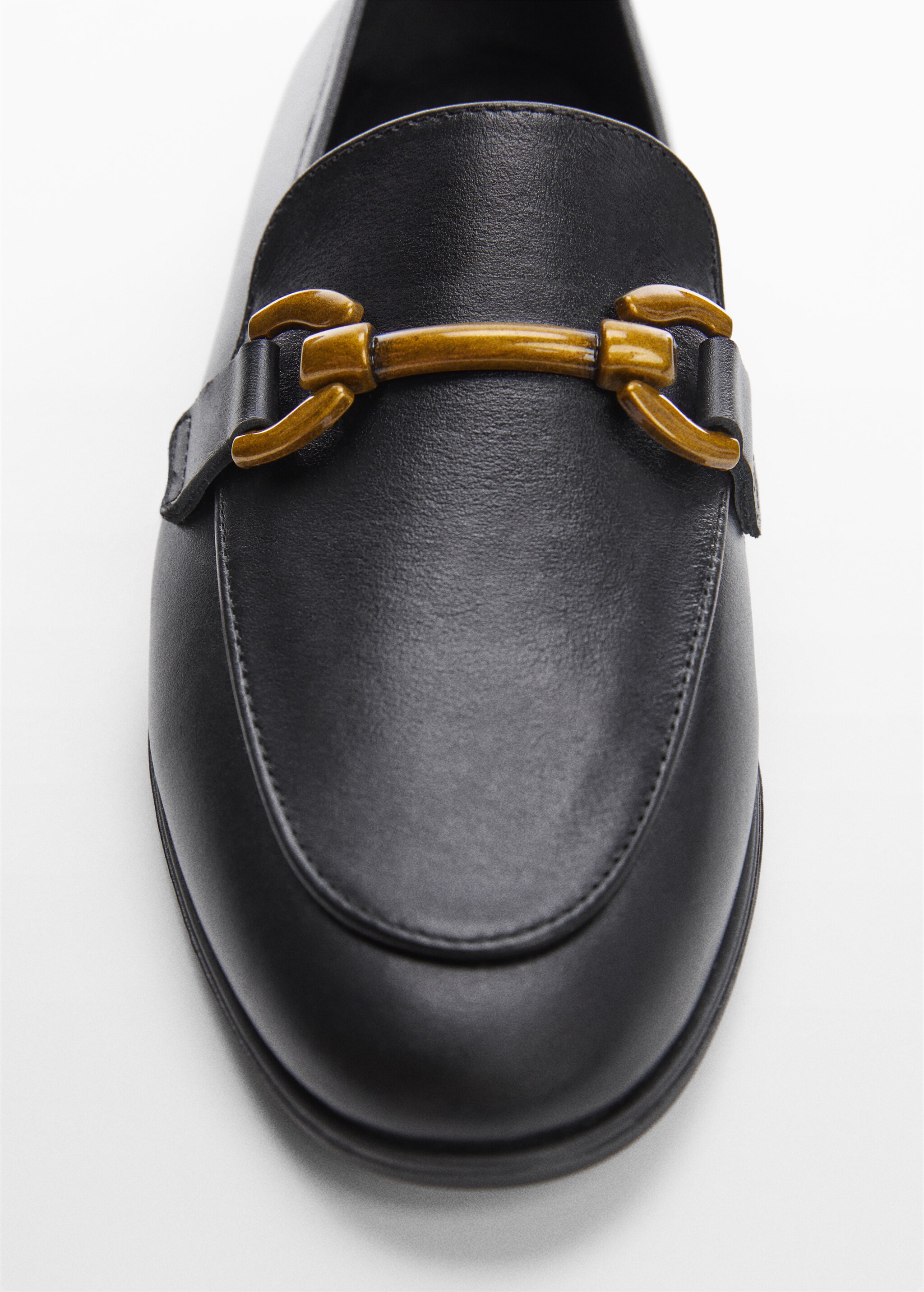 Buckle leather moccasins - Details of the article 1