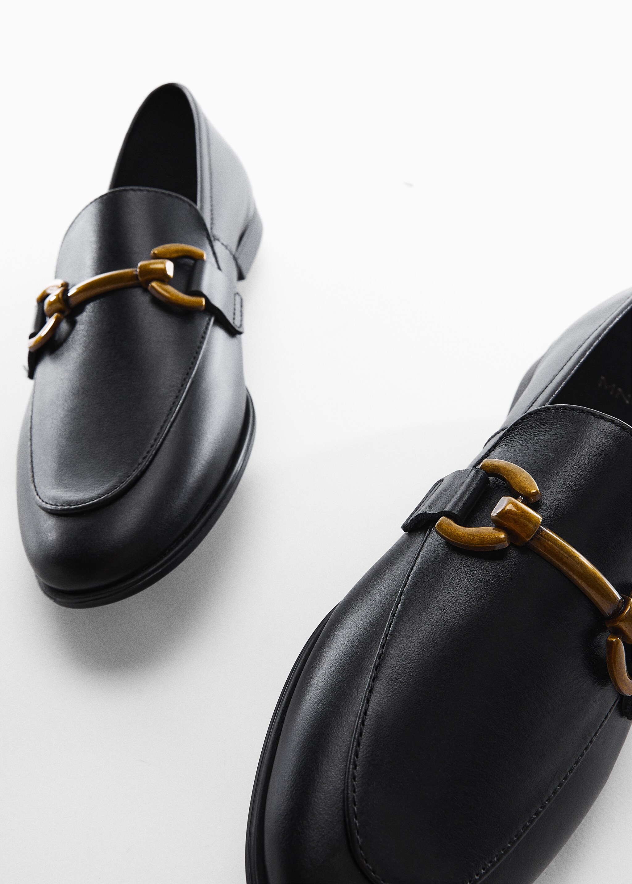 Buckle leather moccasins - Details of the article 5