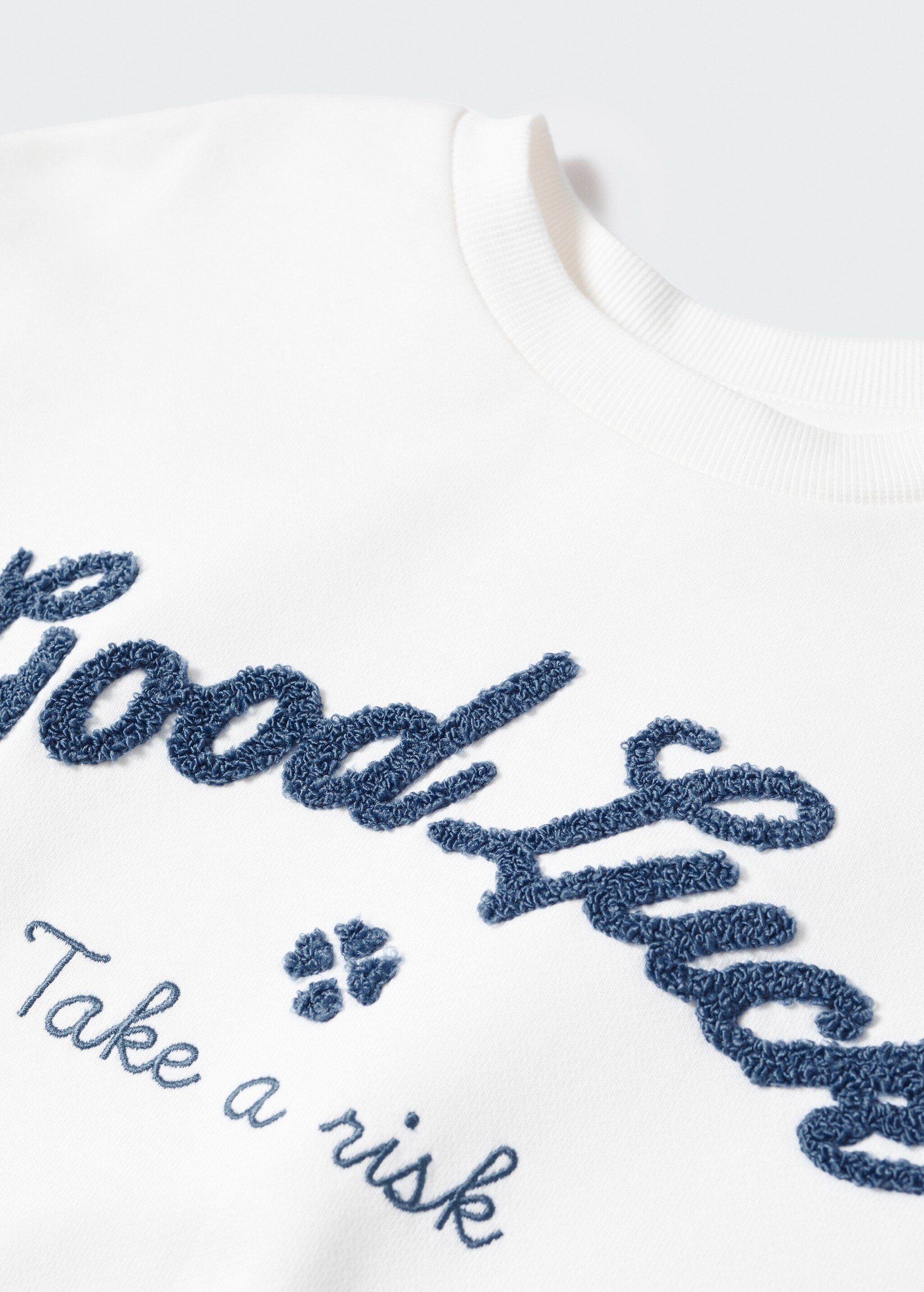Textured message sweatshirt - Details of the article 8