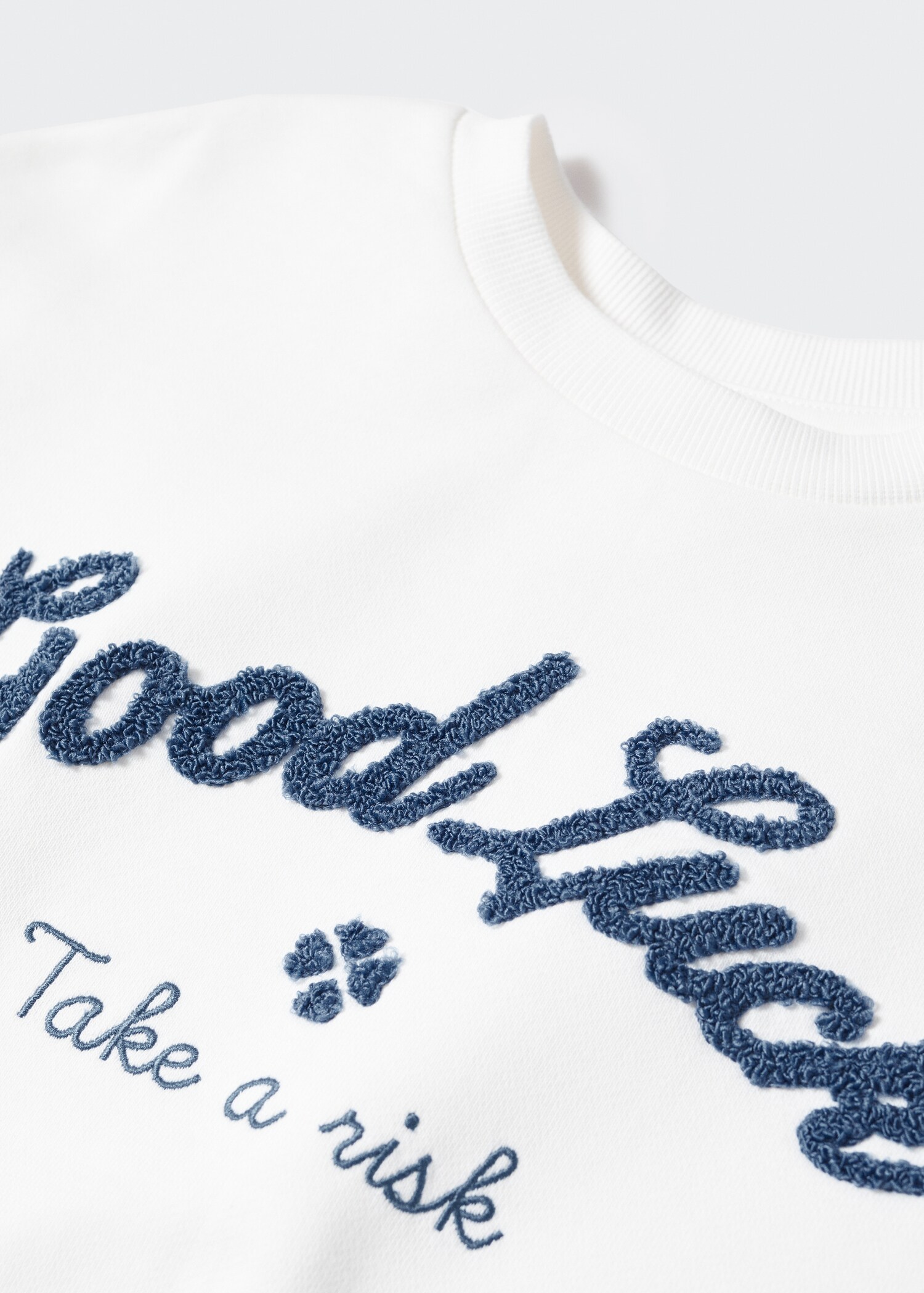 Textured message sweatshirt - Details of the article 8