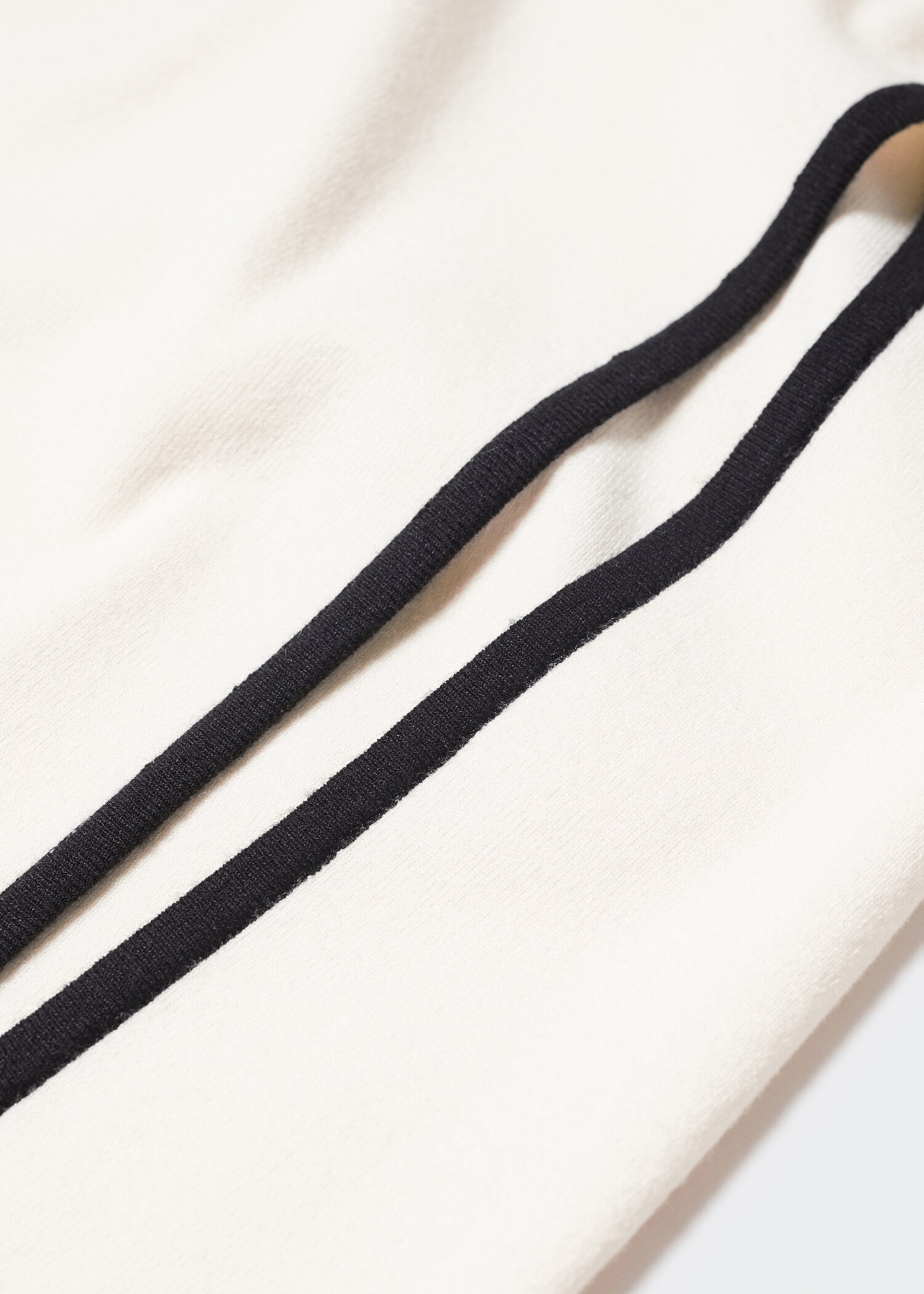 Knitted dress with openings - Details of the article 8