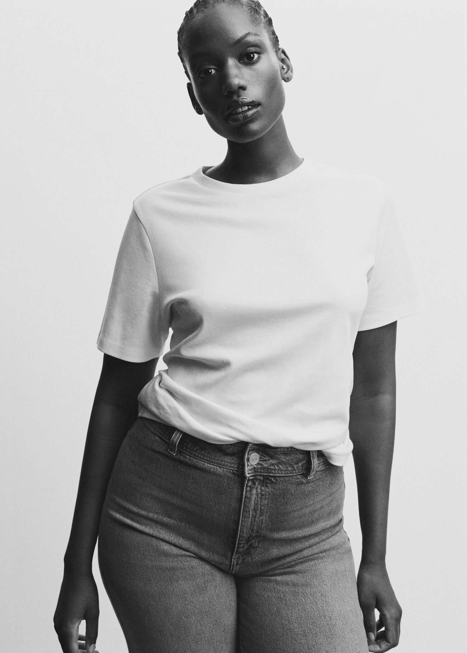 Rounded neck cotton t-shirt - Details of the article 5