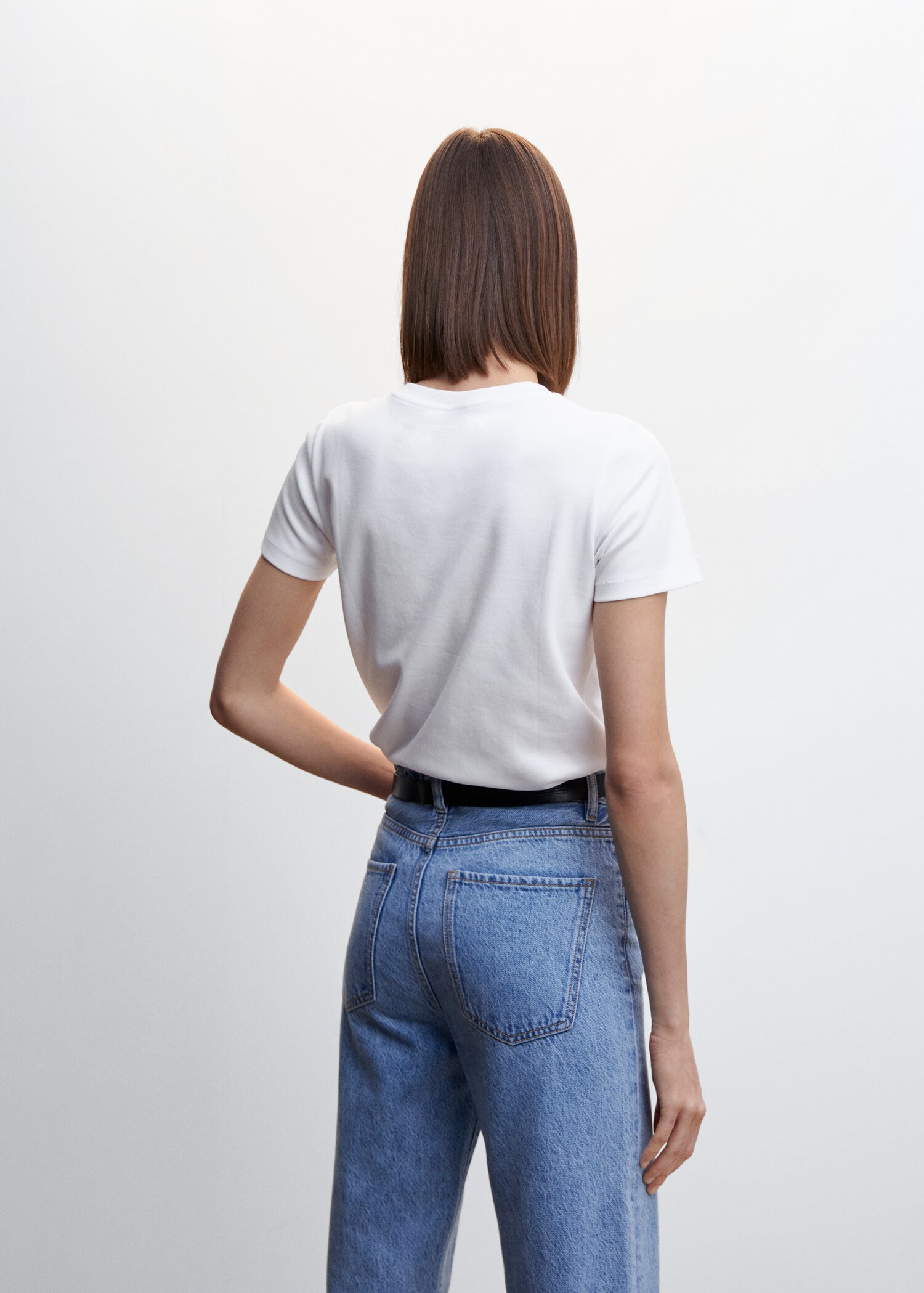 Rounded neck cotton t-shirt - Reverse of the article