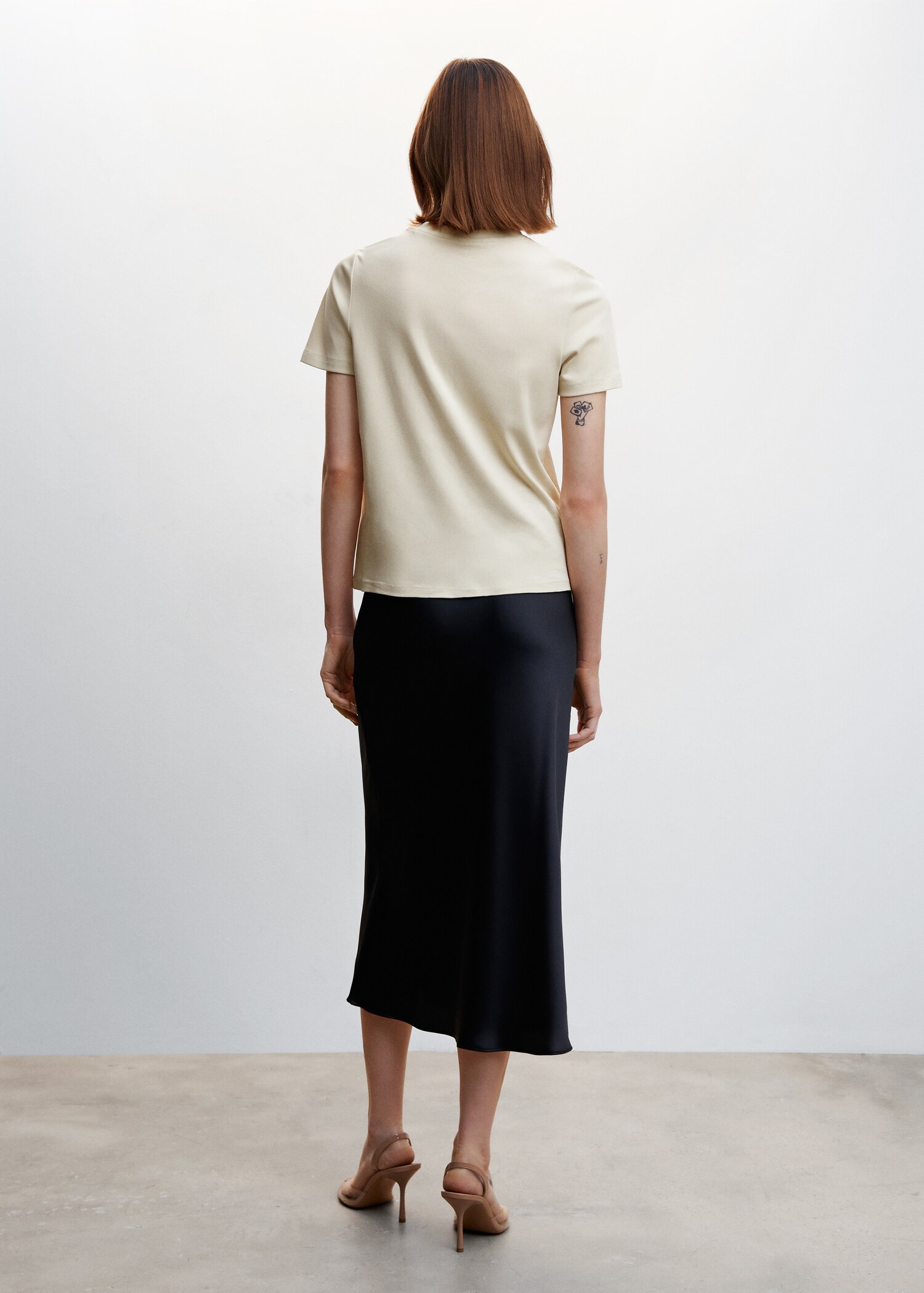 Rounded neck cotton t-shirt - Reverse of the article
