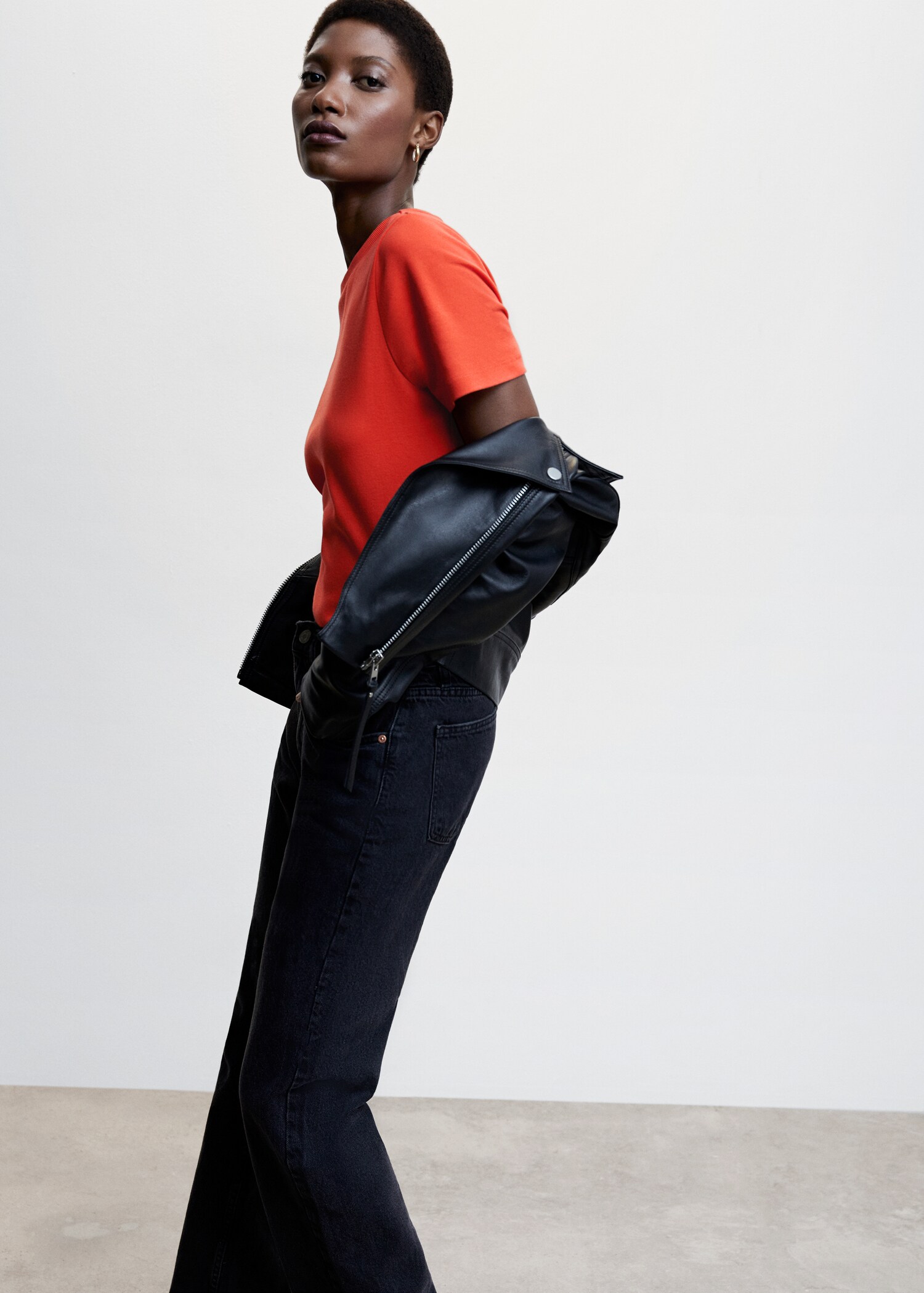 Rounded neck cotton t-shirt - Details of the article 1