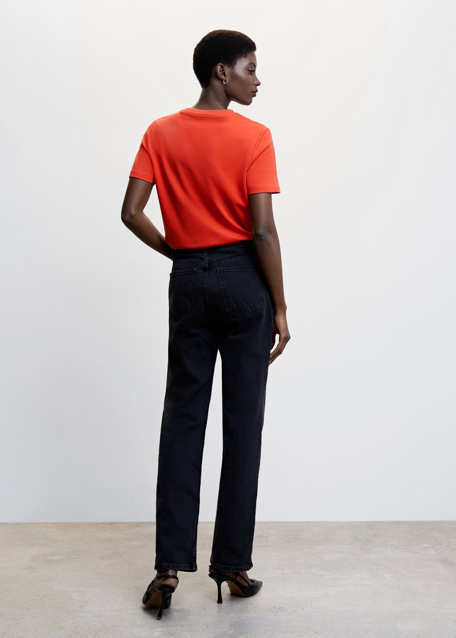 Rounded neck cotton t-shirt - Reverse of the article