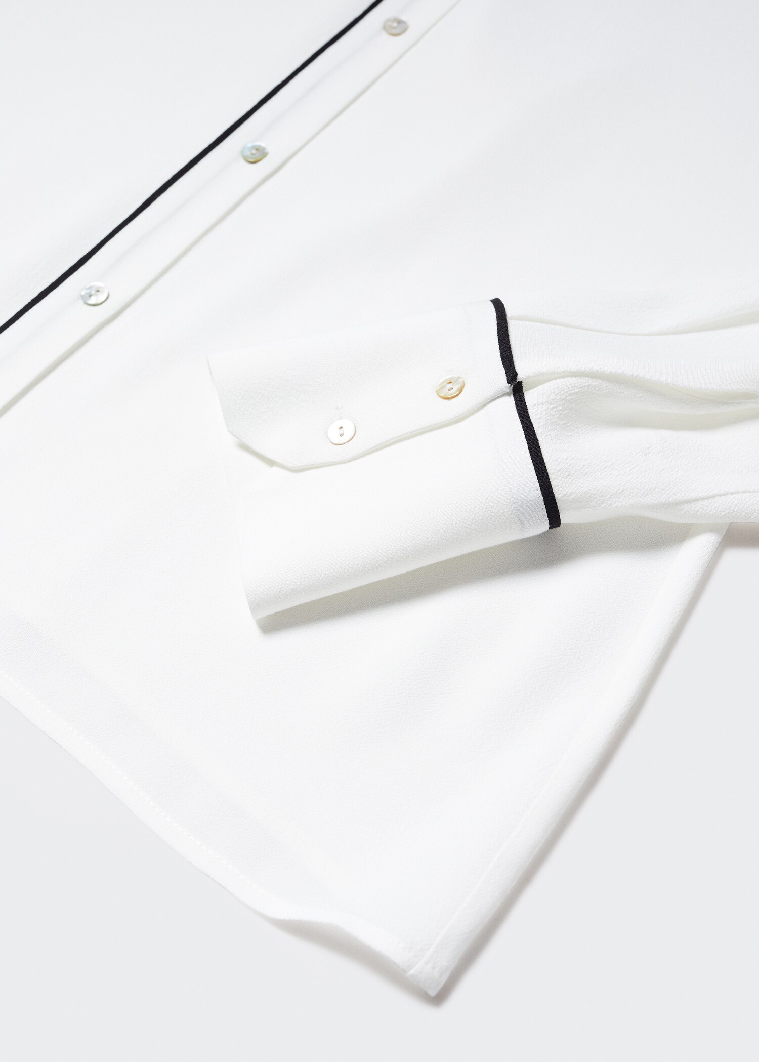 Blouse met contrasterende biesjes - Detail van het artikel 8