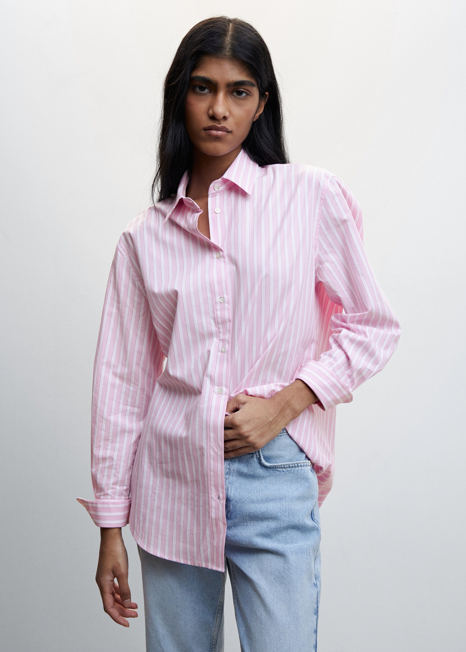 Gestreiftes Oversize-Hemd - Mittlere Ansicht