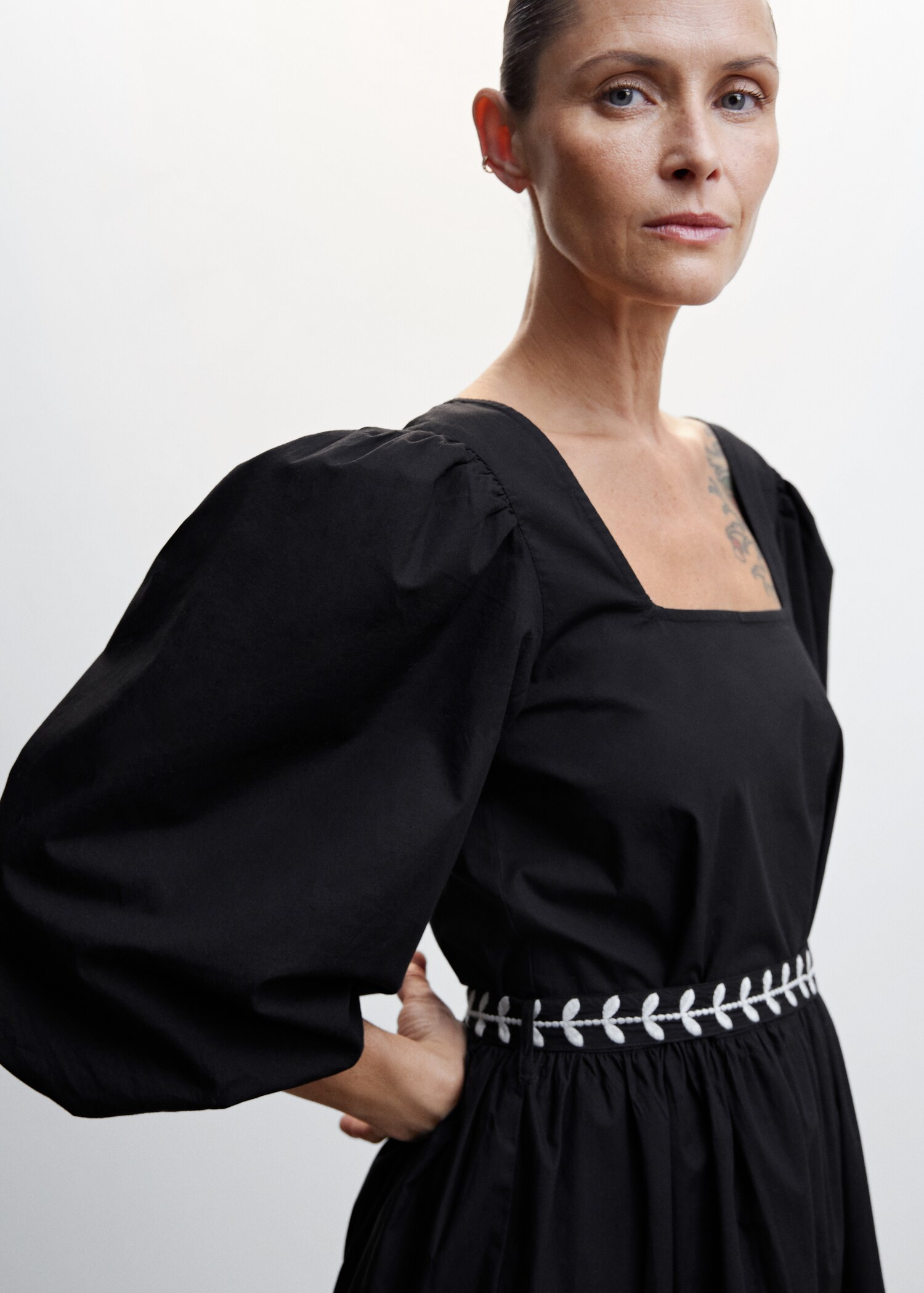 Embroidered short dress - Details of the article 1