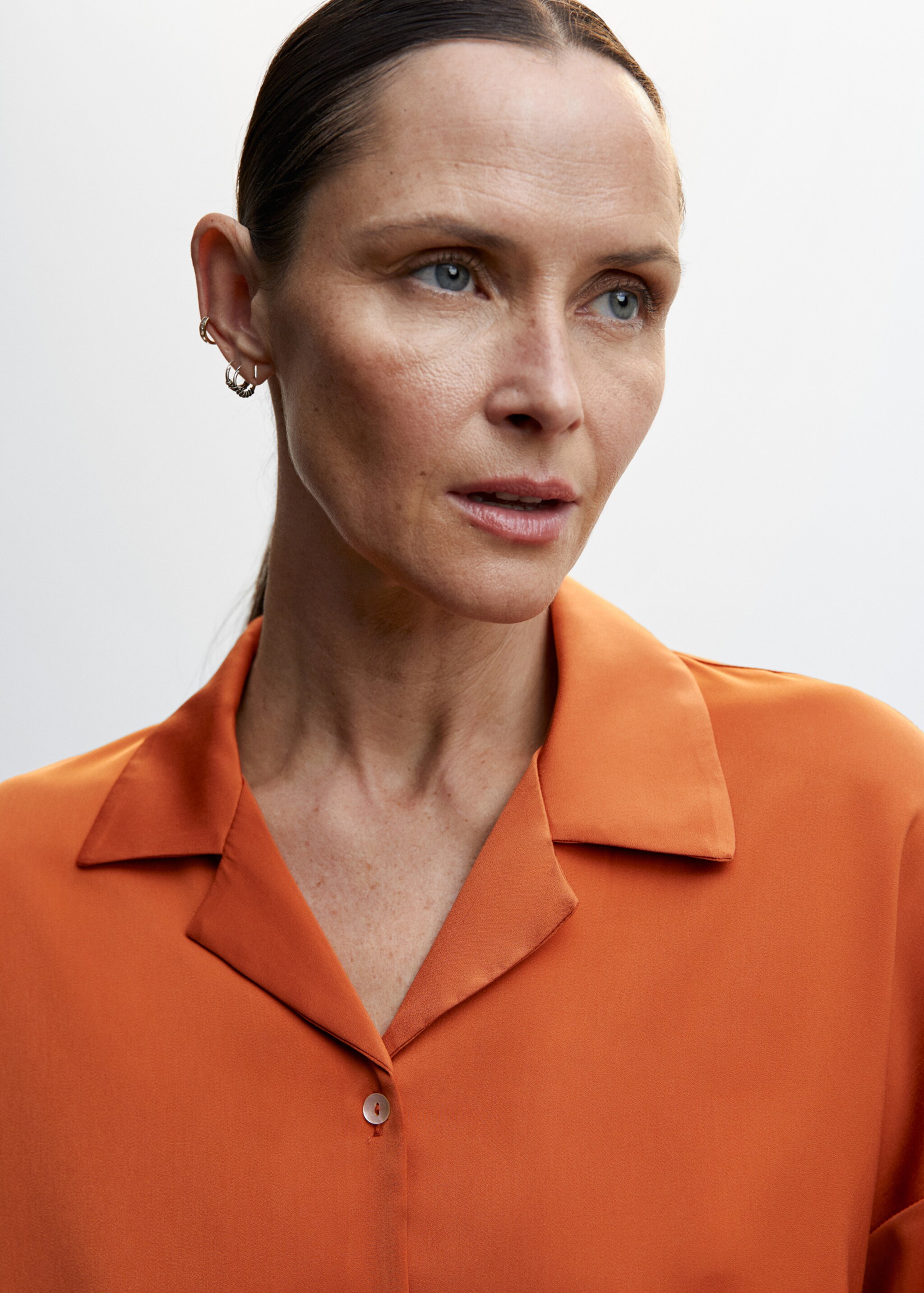 Chemise satinée boutons - Détail de l'article 1, Orange. Ref: 47094753-00.