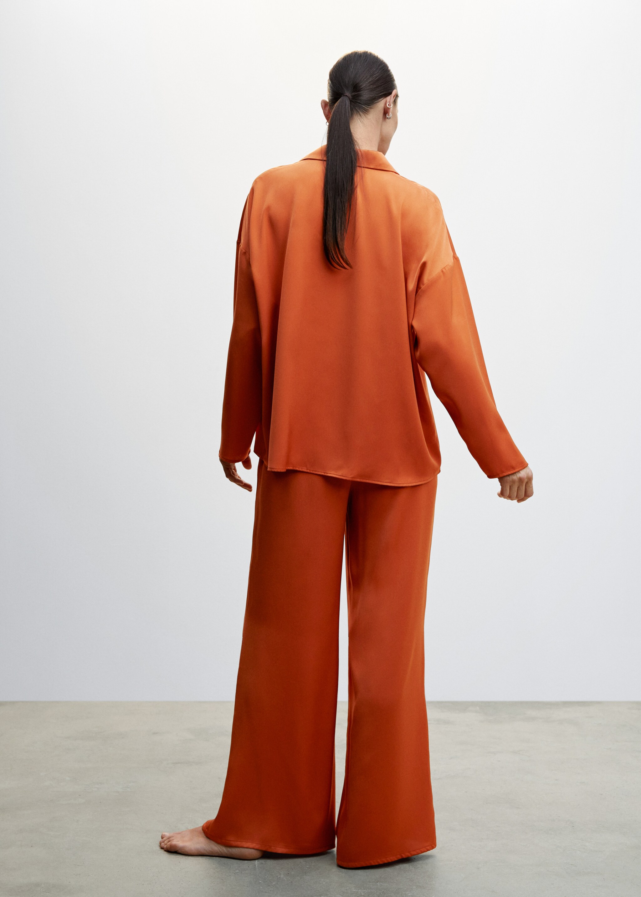 Chemise satinée boutons - Verso de l’article, Orange. Ref: 47094753-00.