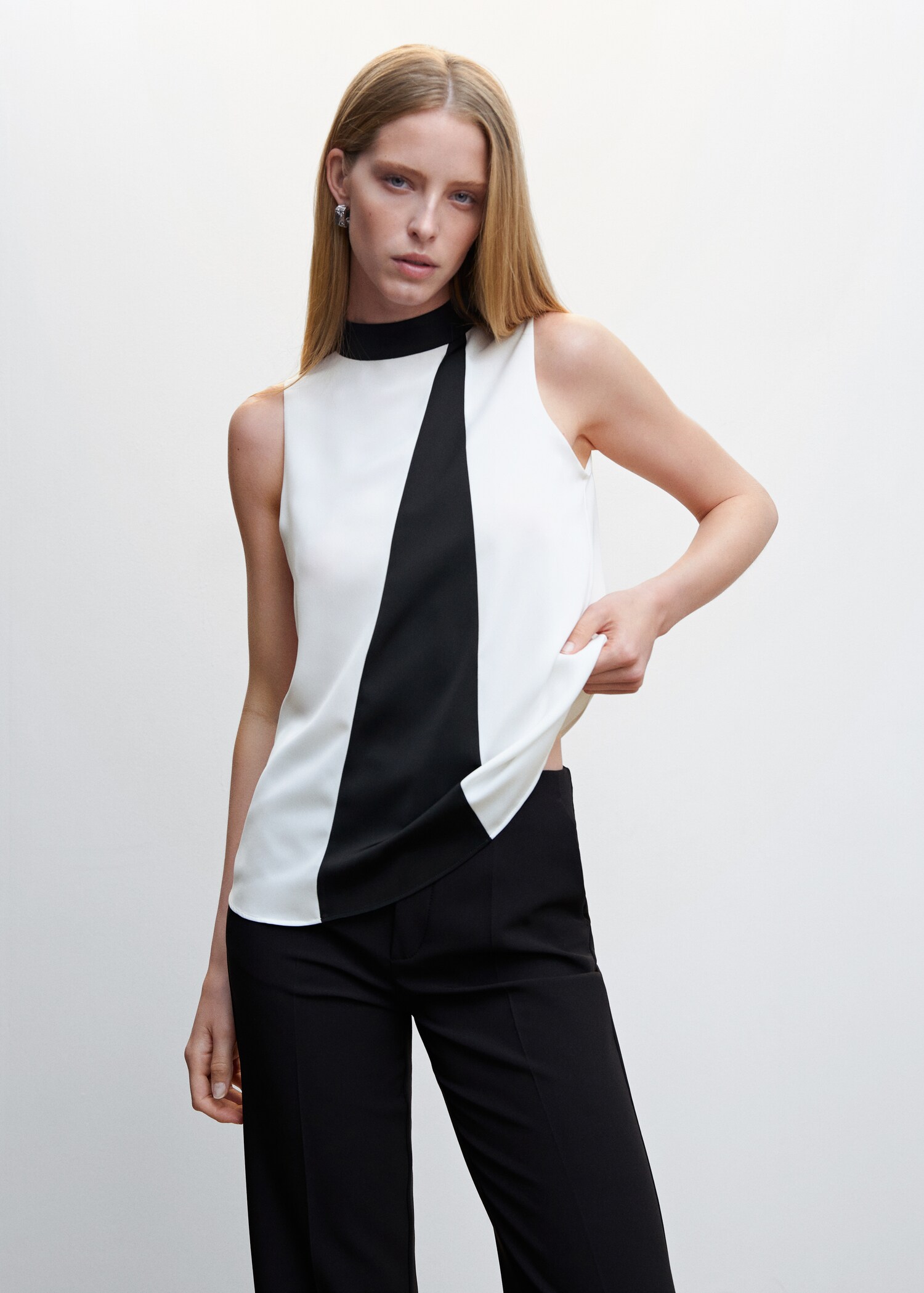 Two-tone blouse with bow - Medium plane