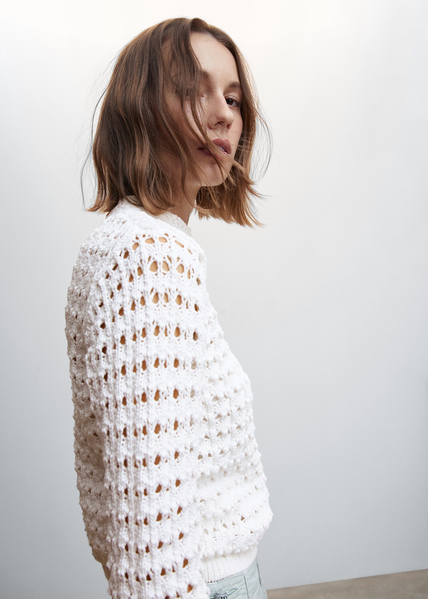 Pullover mit Lochmuster und halbhohem Kragen - Damen | MANGO  