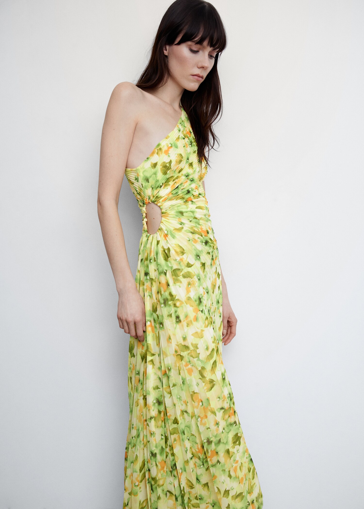 Asymmetrical pleated dress - Details of the article 2