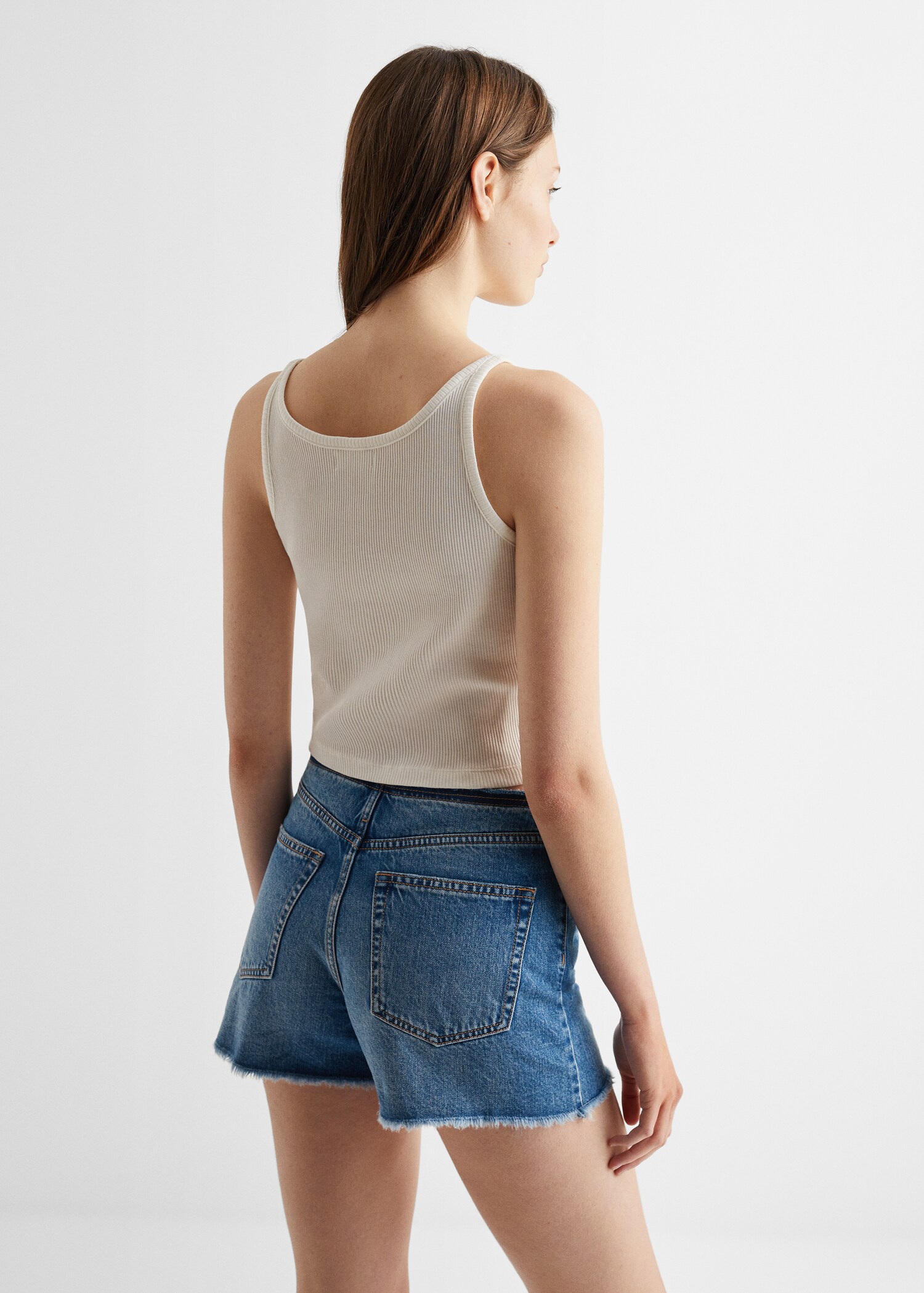 Medium-waist denim shorts - Reverse of the article