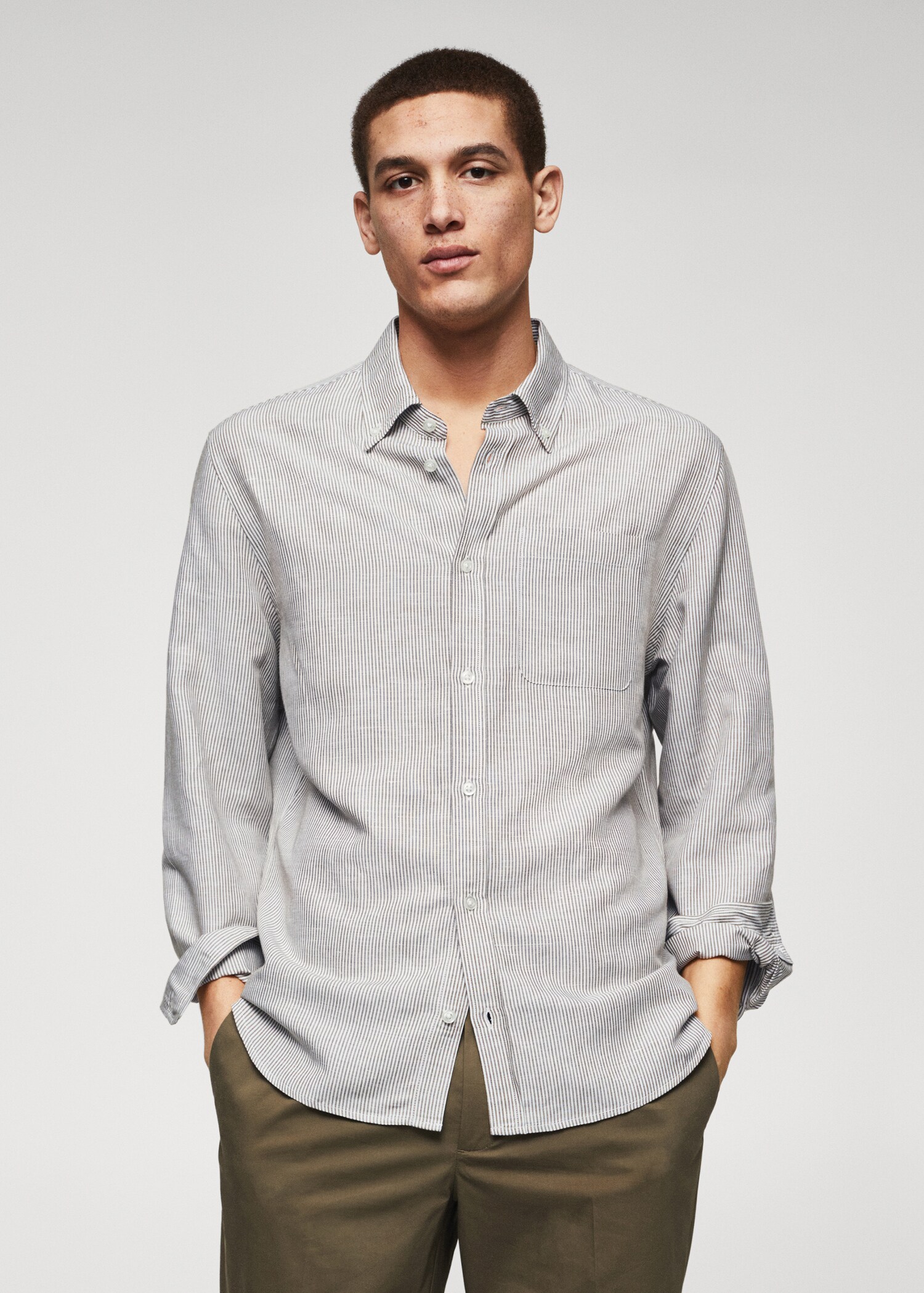 Camisa oversize rayas - Plano medio