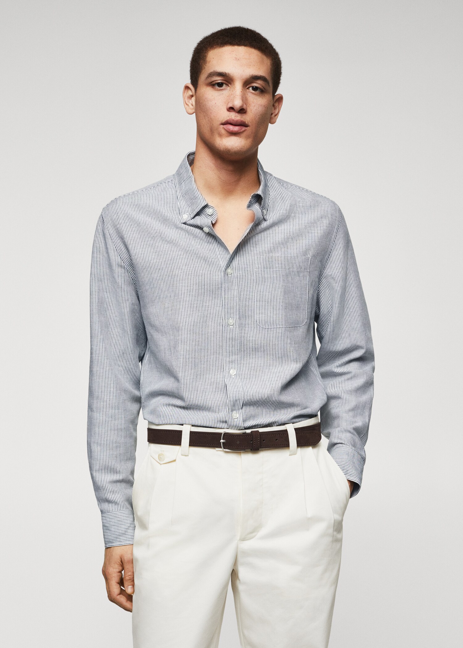 Camisa oversize rayas - Plano medio