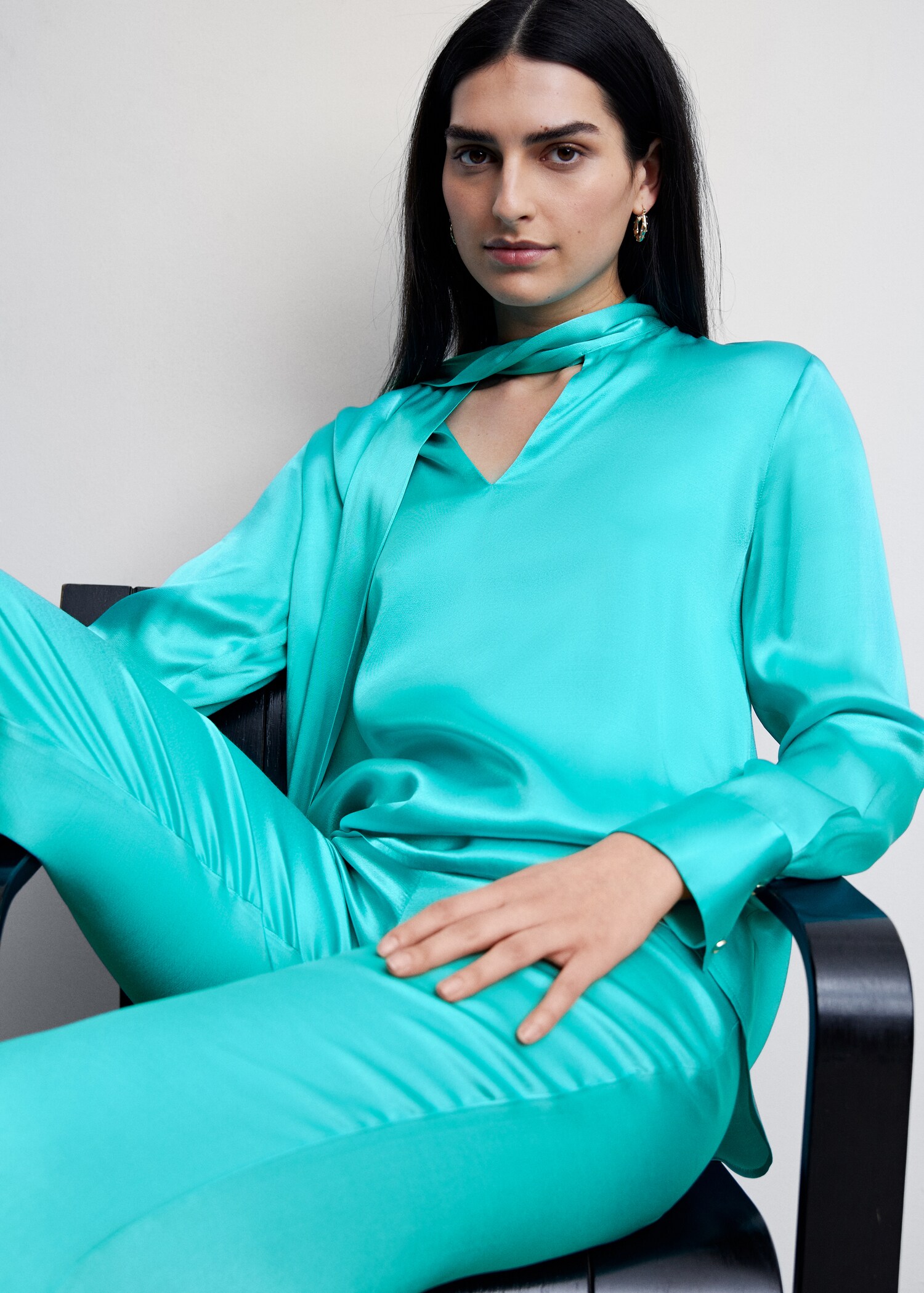 Satin blouse with bow collar - Details of the article 2