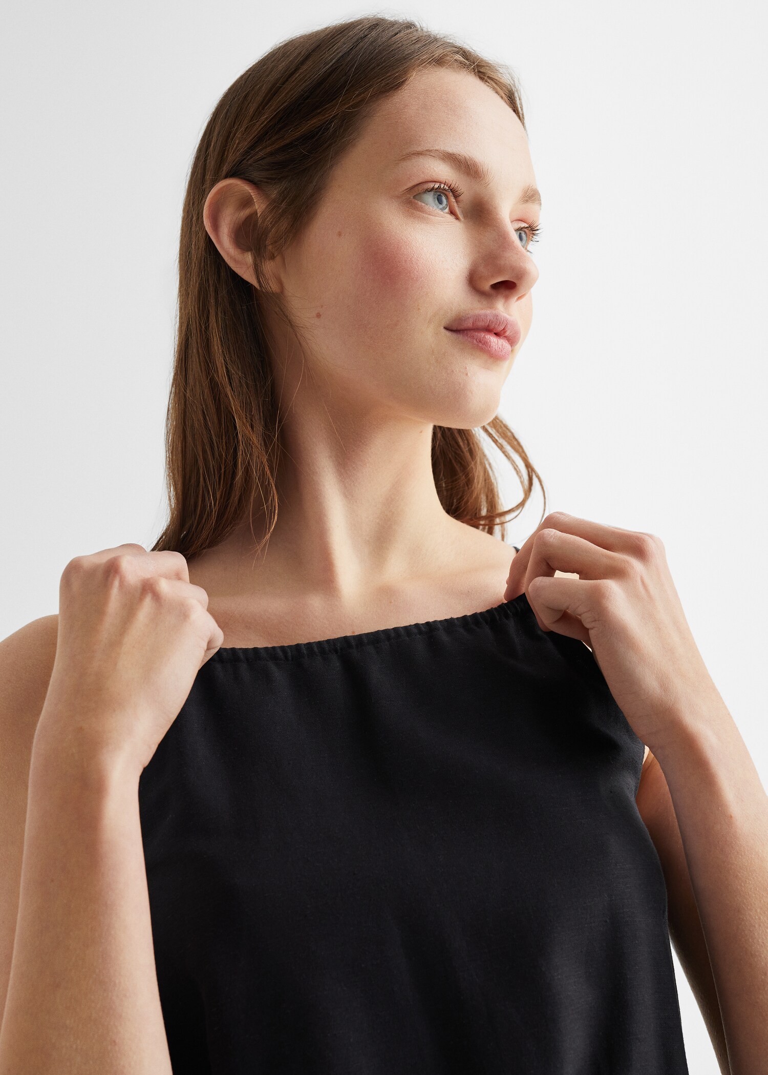 Langer Jumpsuit mit Schlitzen - Detail des Artikels 1