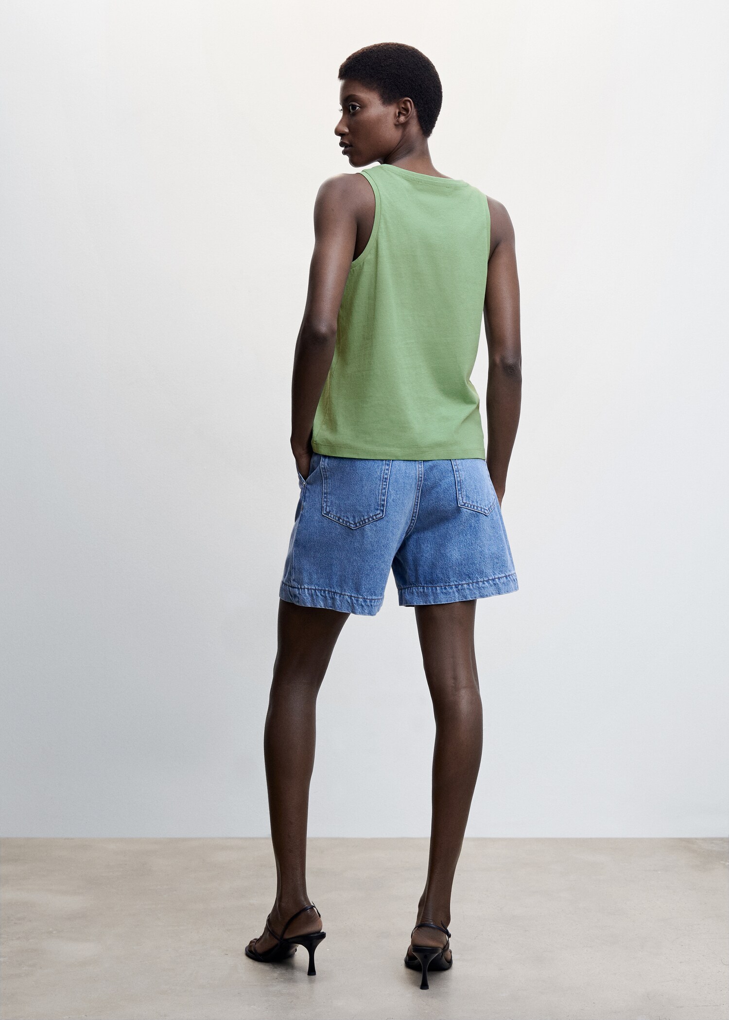 Cotton tank top - Reverse of the article